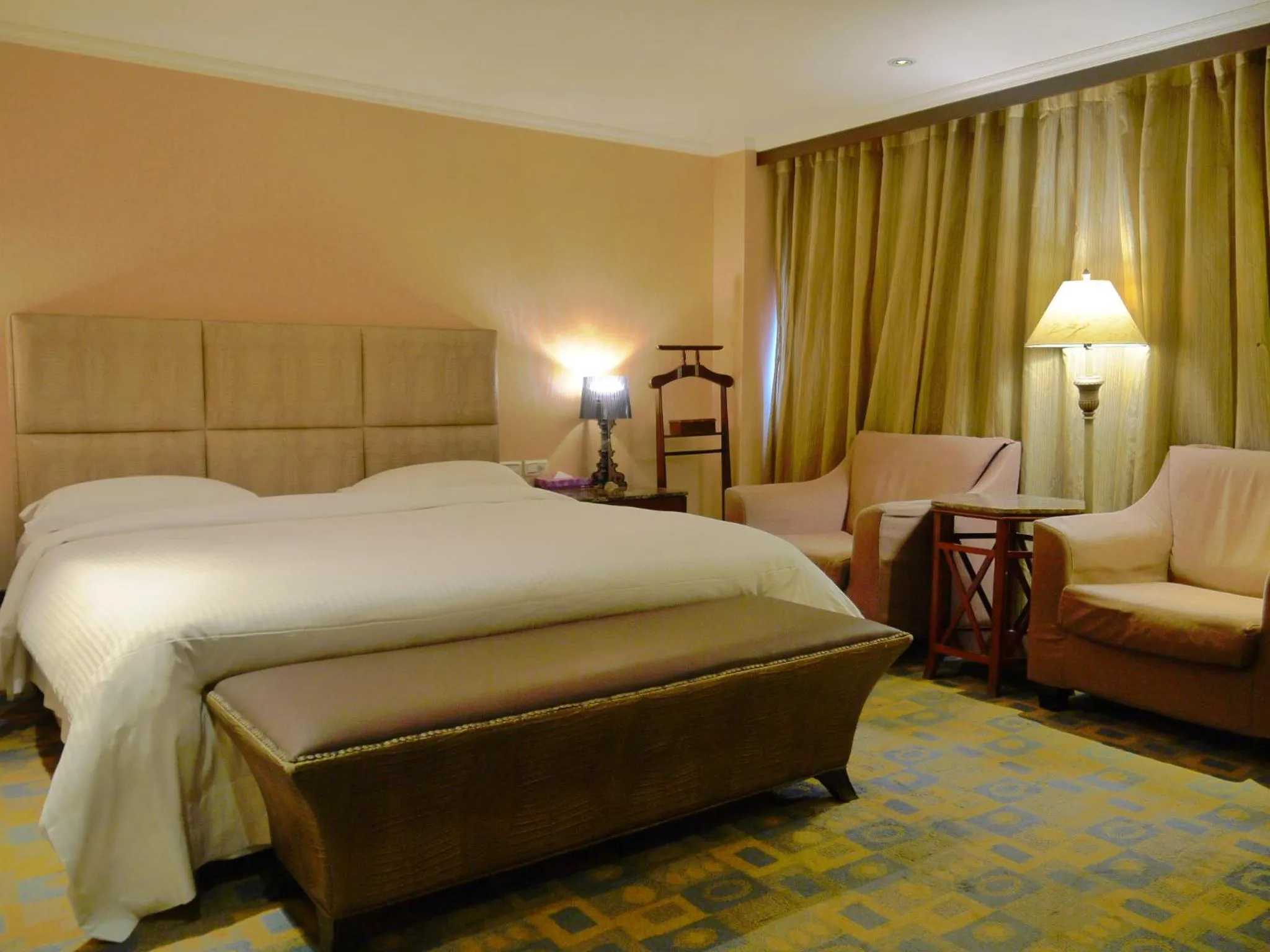 Photo of the whole room, Bed in Kai Wei Boutique Hotel