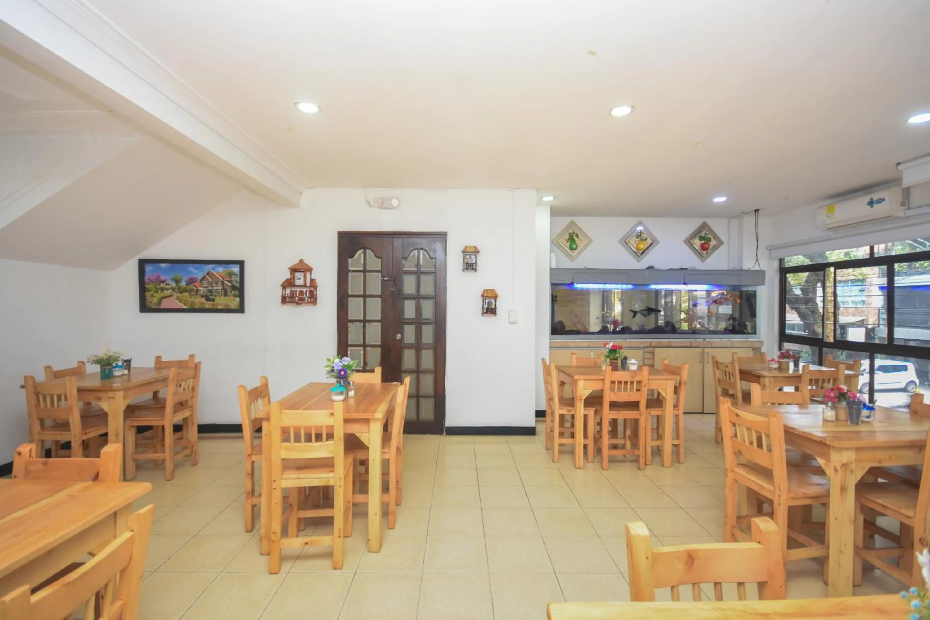 Restaurant/places to eat in Hotel Estadio Real