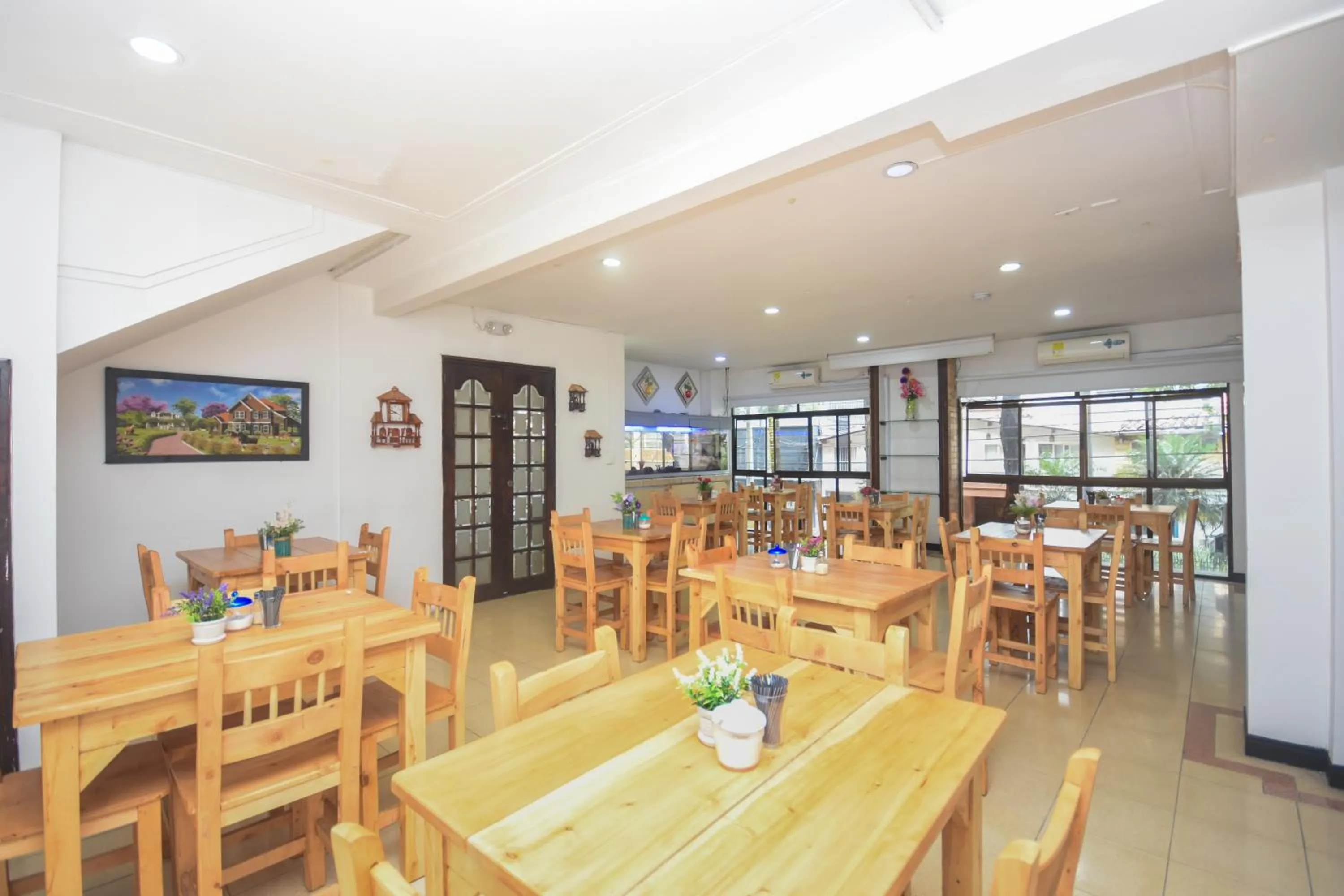 Restaurant/places to eat in Hotel Estadio Real