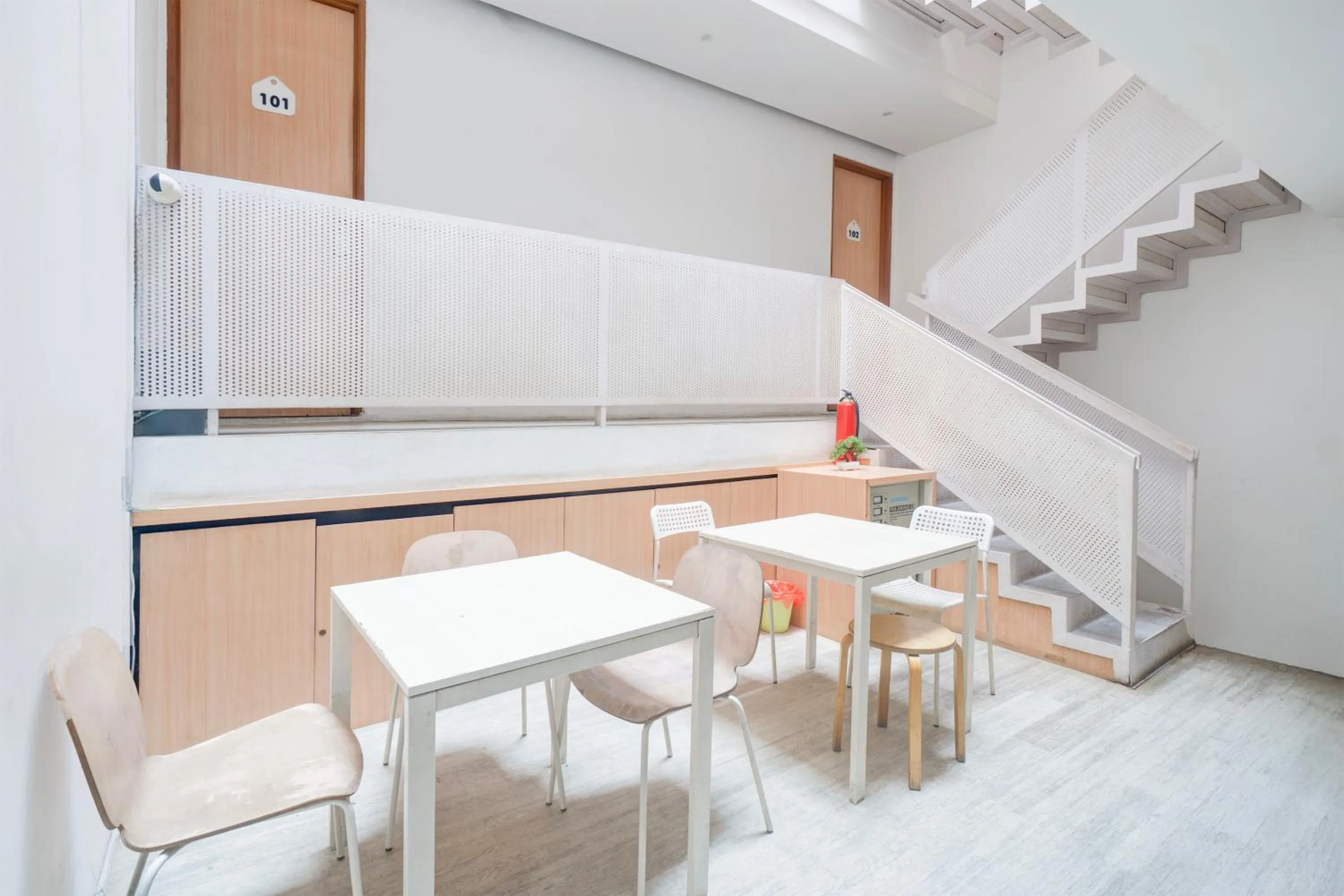 Lobby or reception in Hotel O Pondok Indah Near Gandaria City Formerly Odori Residence