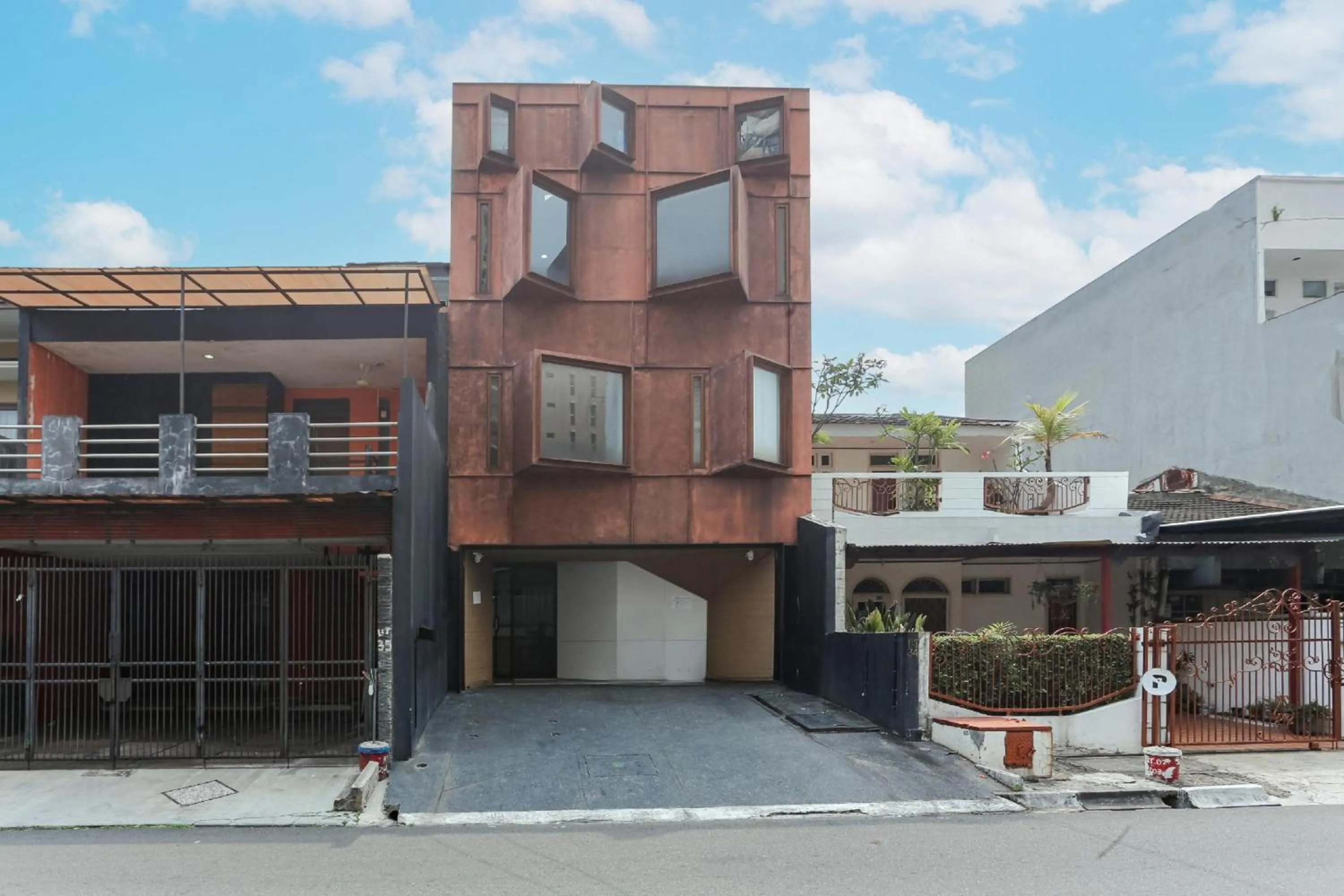 Facade/entrance in Hotel O Pondok Indah Near Gandaria City Formerly Odori Residence