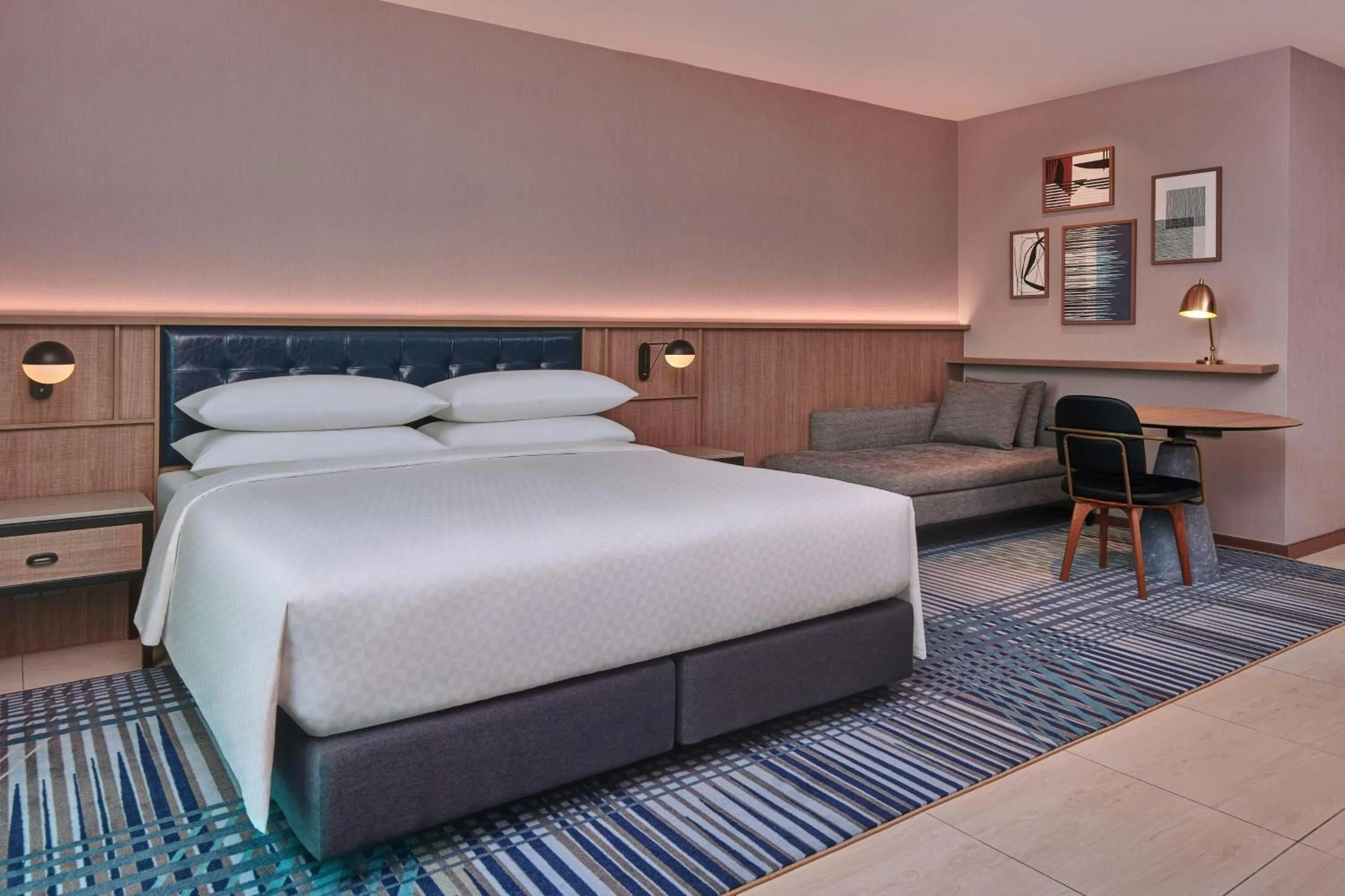 Photo of the whole room, Bed in Four Points by Sheraton Desaru