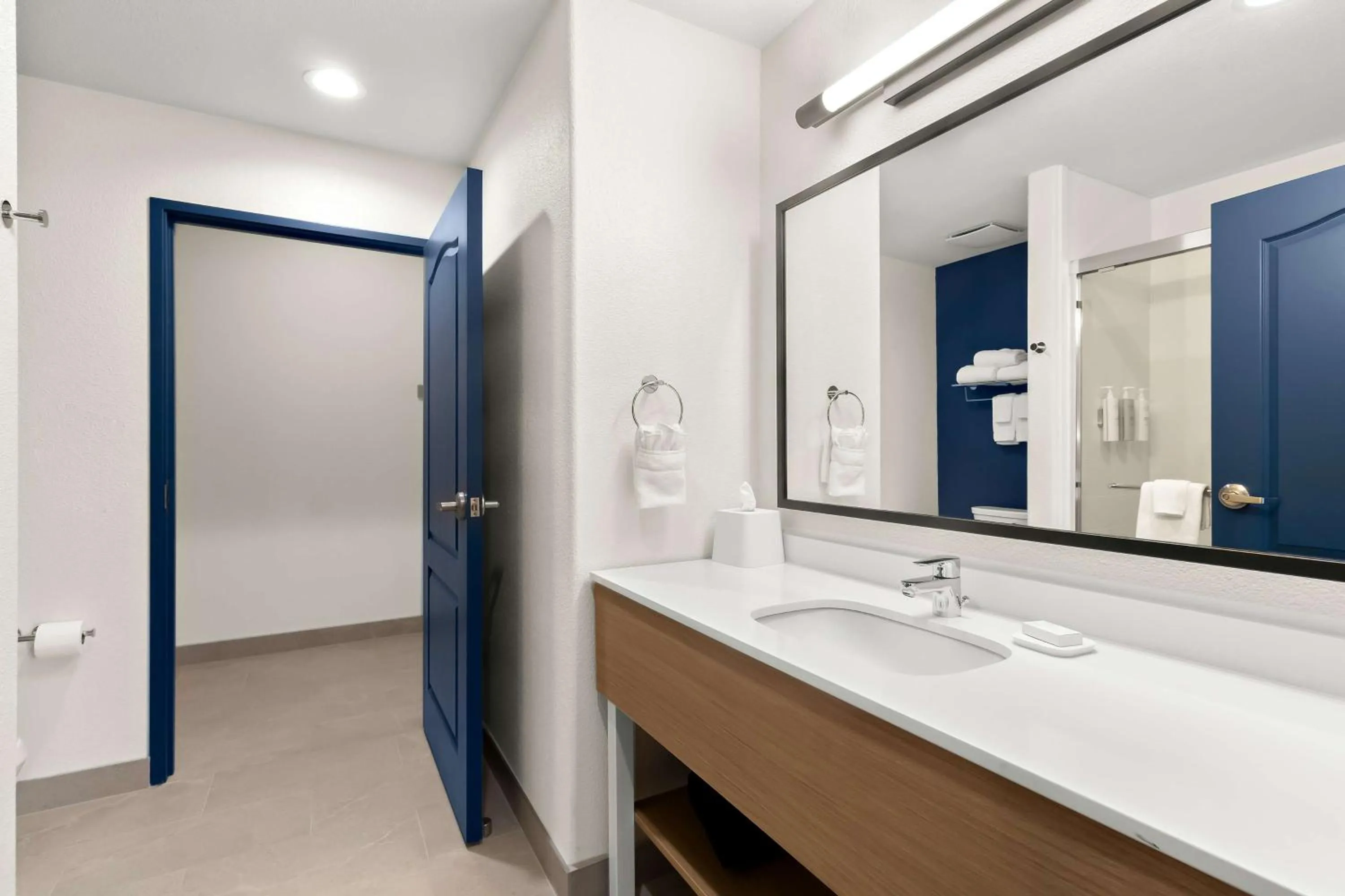 Bathroom in Spark By Hilton Missouri City