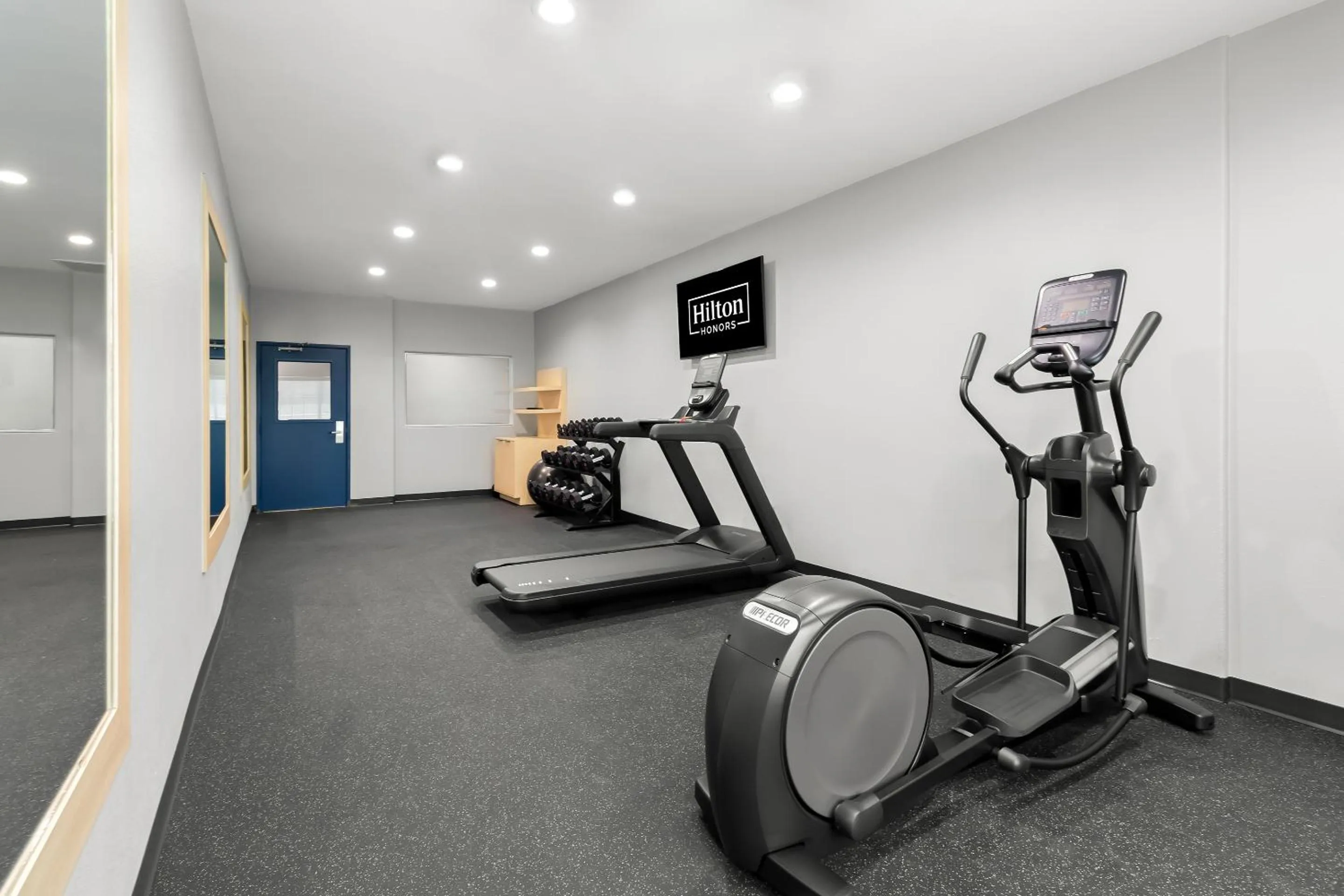 Fitness centre/facilities in Spark By Hilton Missouri City