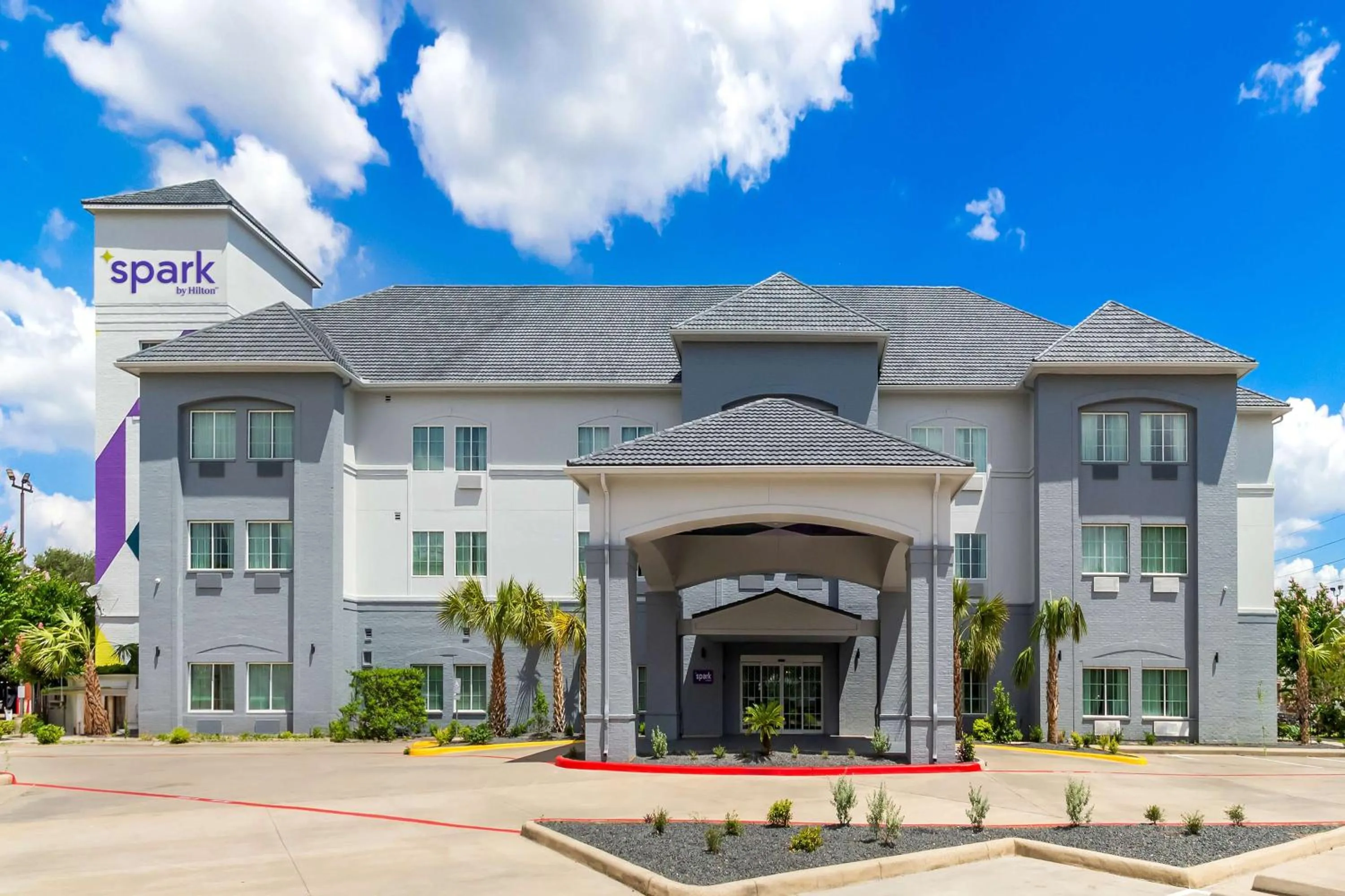 Property building in Spark By Hilton Missouri City