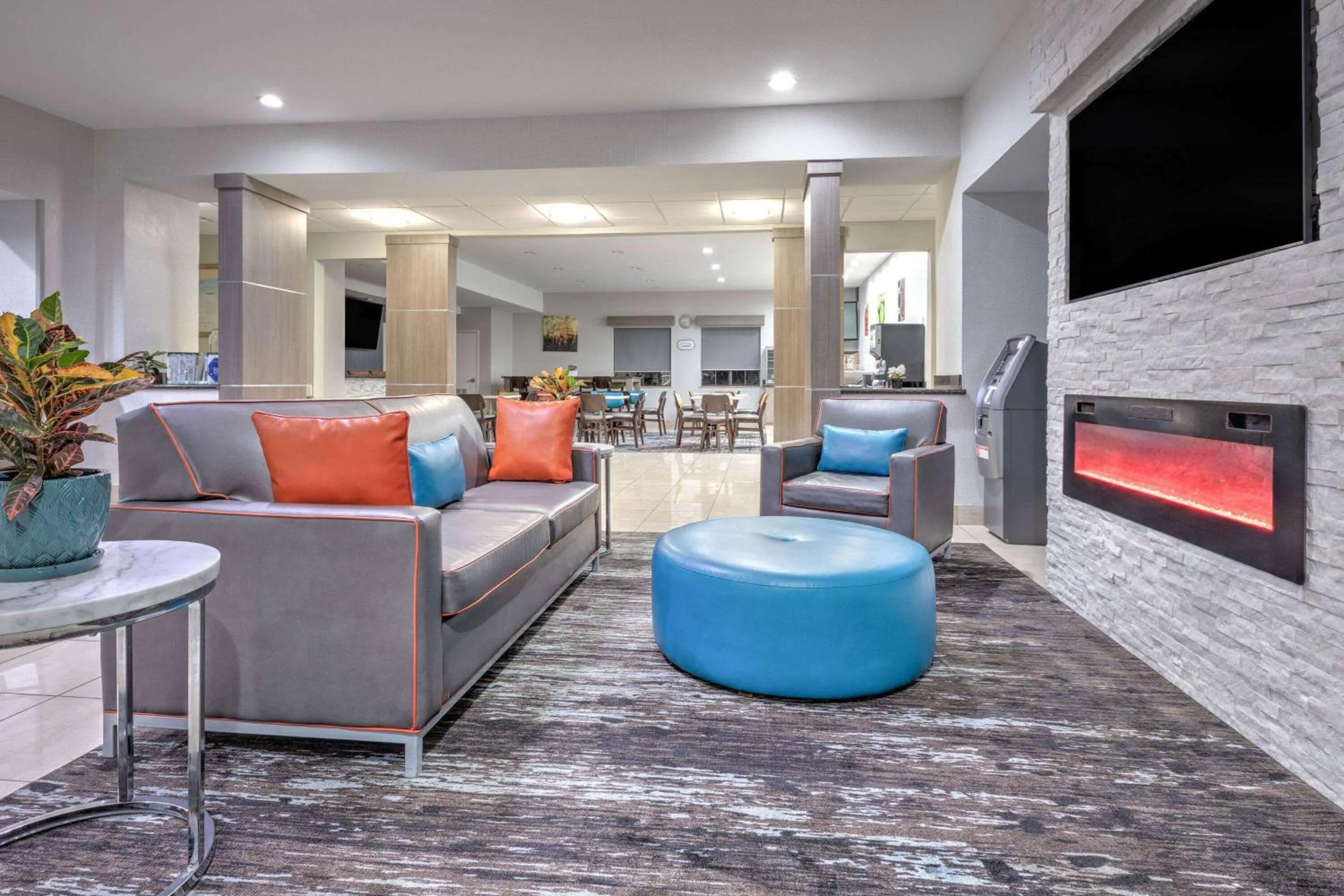 Lobby or reception in La Quinta by Wyndham Alvarado