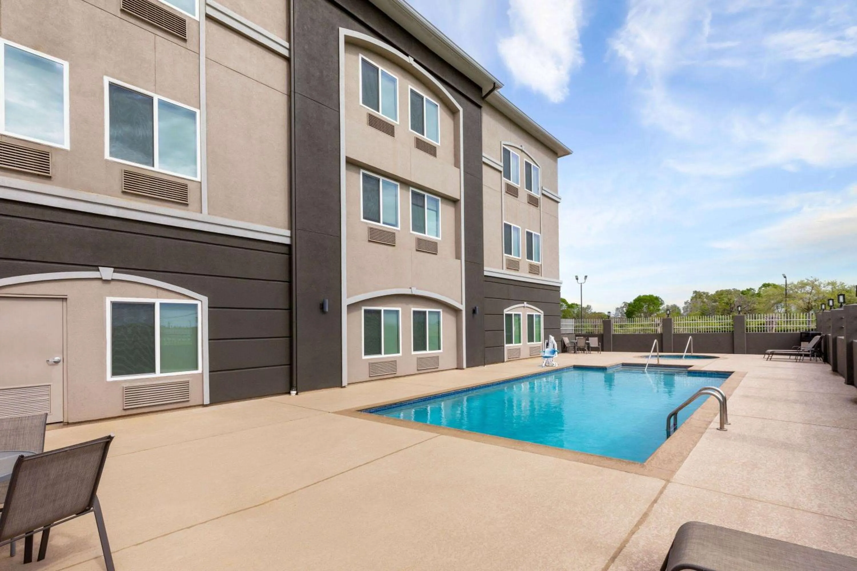 Swimming pool in La Quinta by Wyndham Angleton