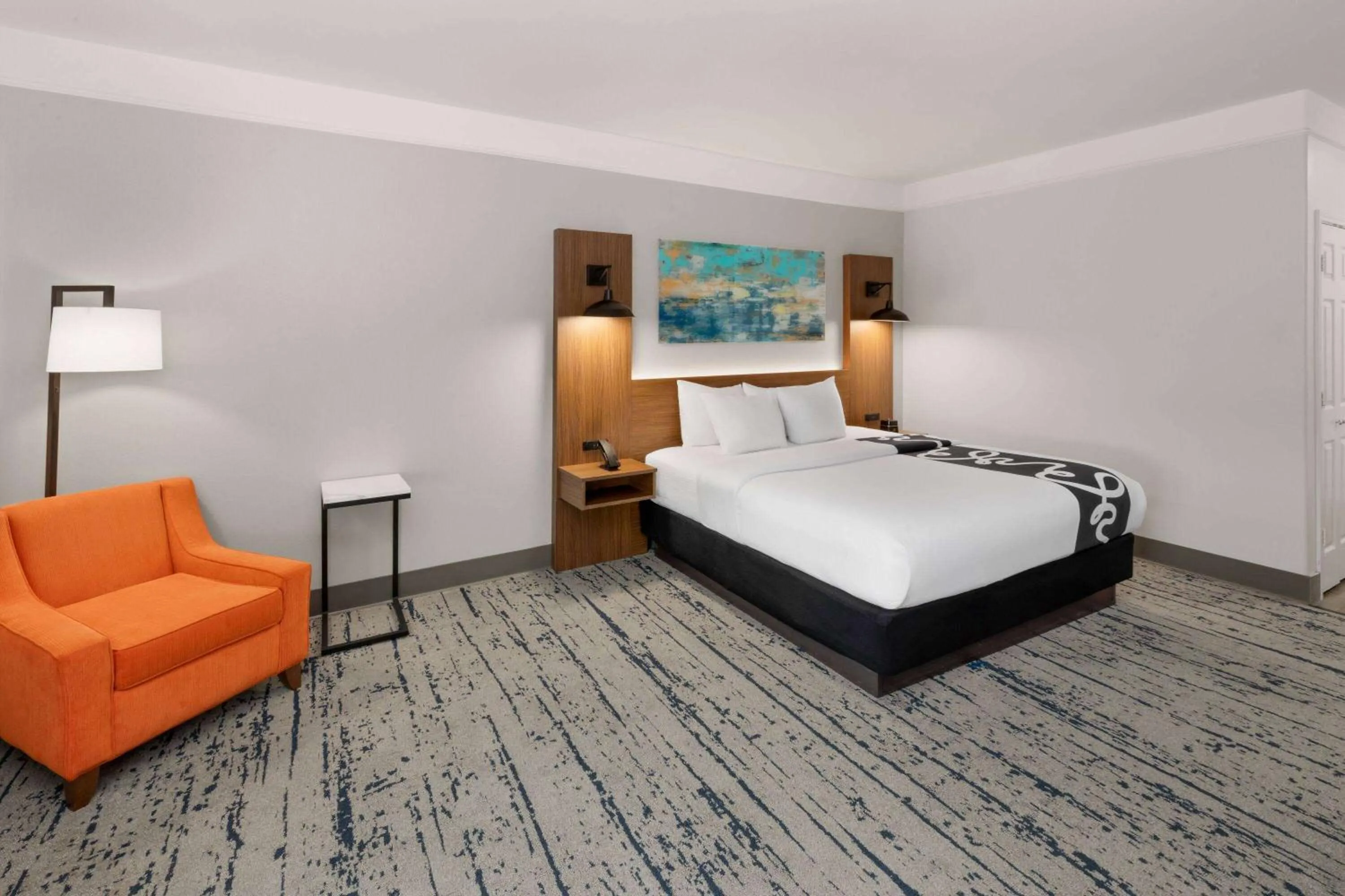 Photo of the whole room, Bed in La Quinta by Wyndham Angleton