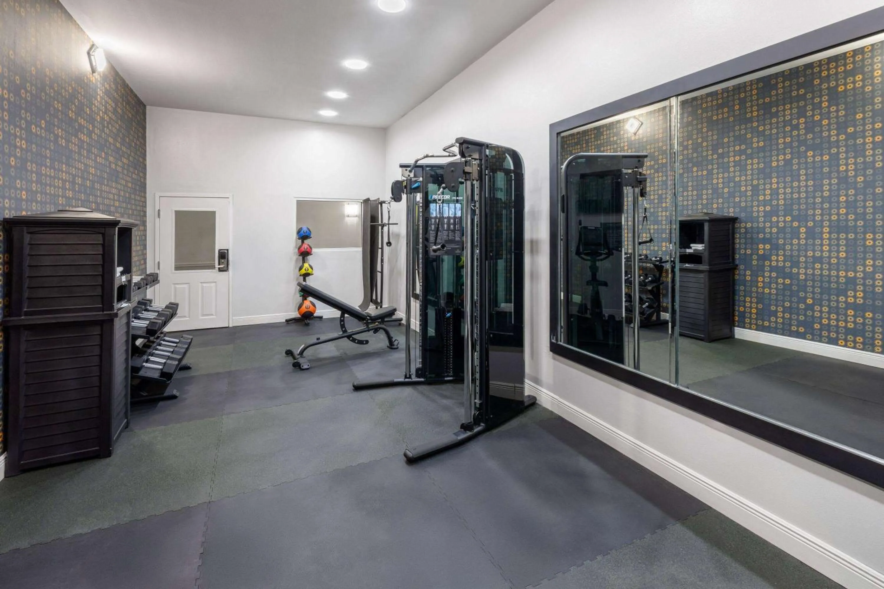 Fitness centre/facilities in La Quinta by Wyndham Angleton