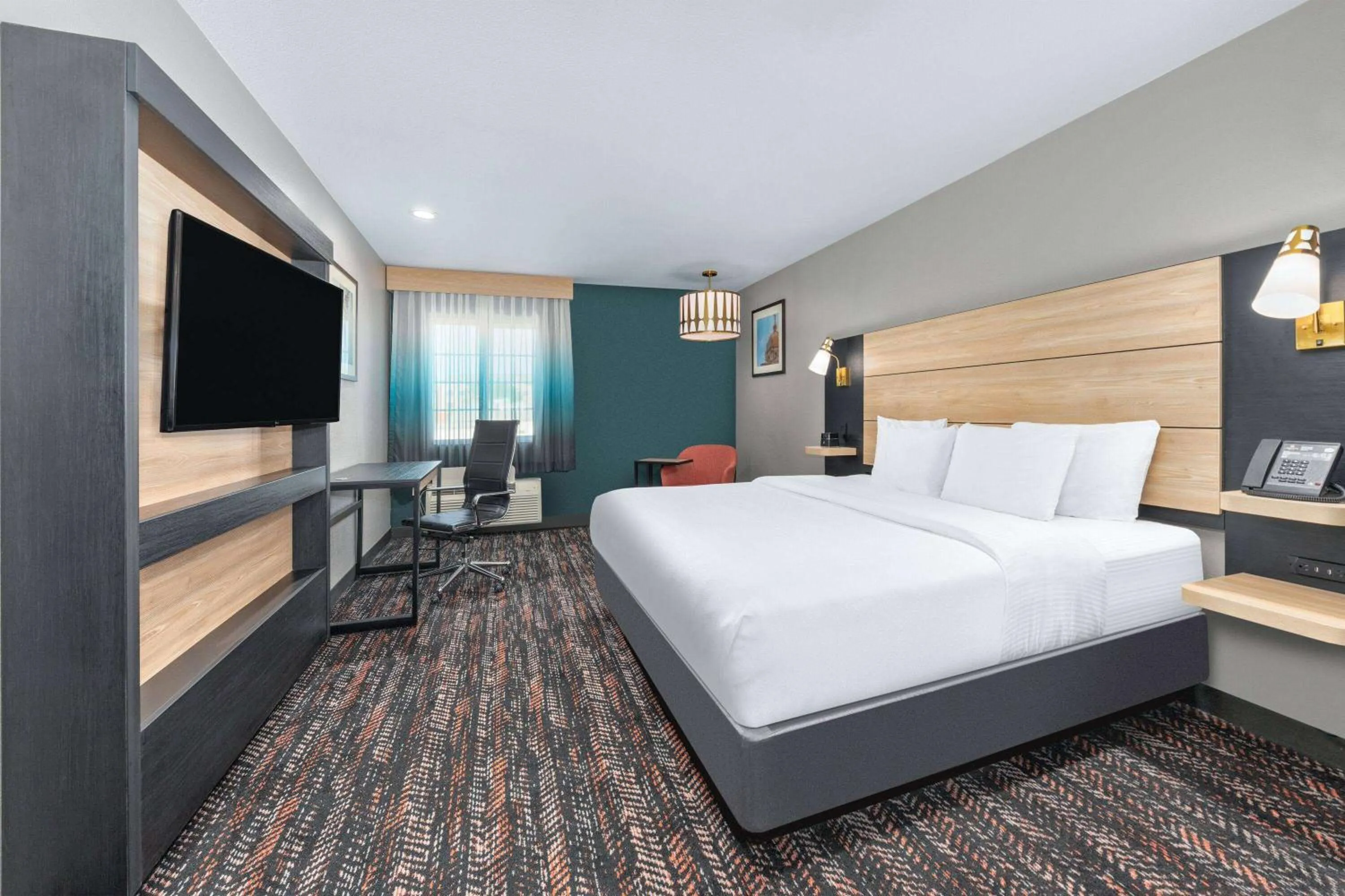 Photo of the whole room, Bed in La Quinta by Wyndham Woodway - Waco South