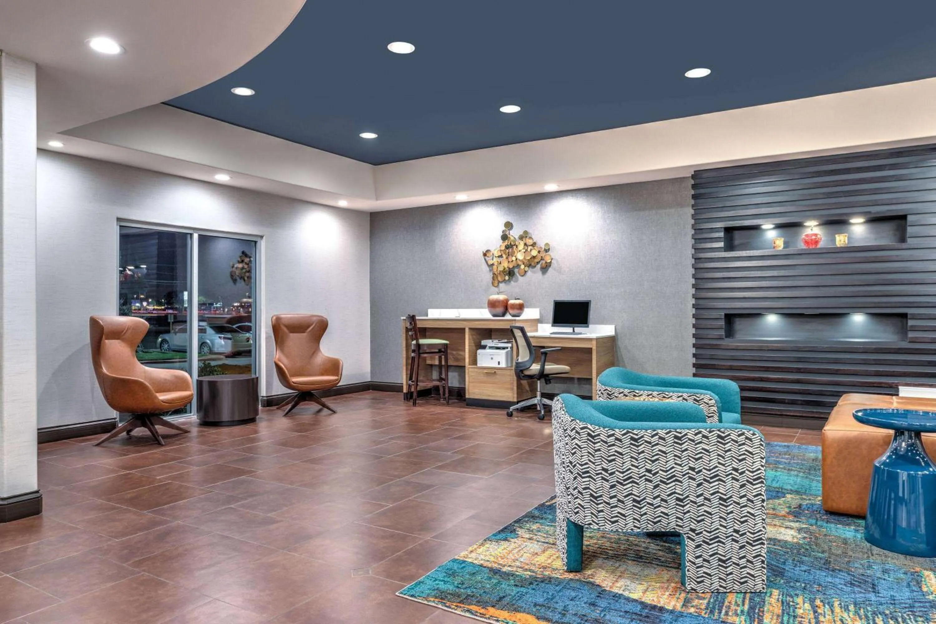 Lobby or reception in La Quinta by Wyndham Woodway - Waco South