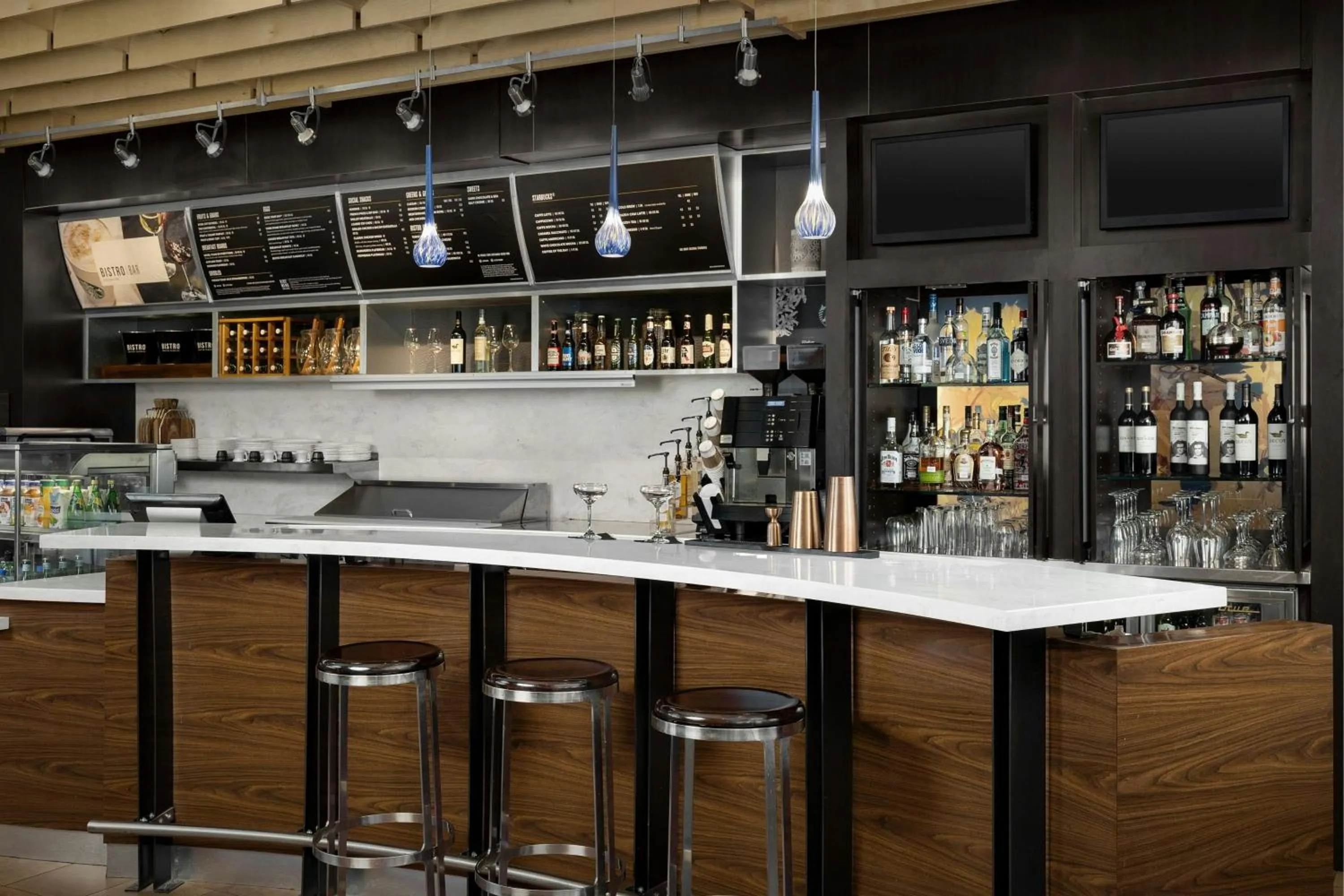 Restaurant/places to eat in Courtyard by Marriott Salisbury