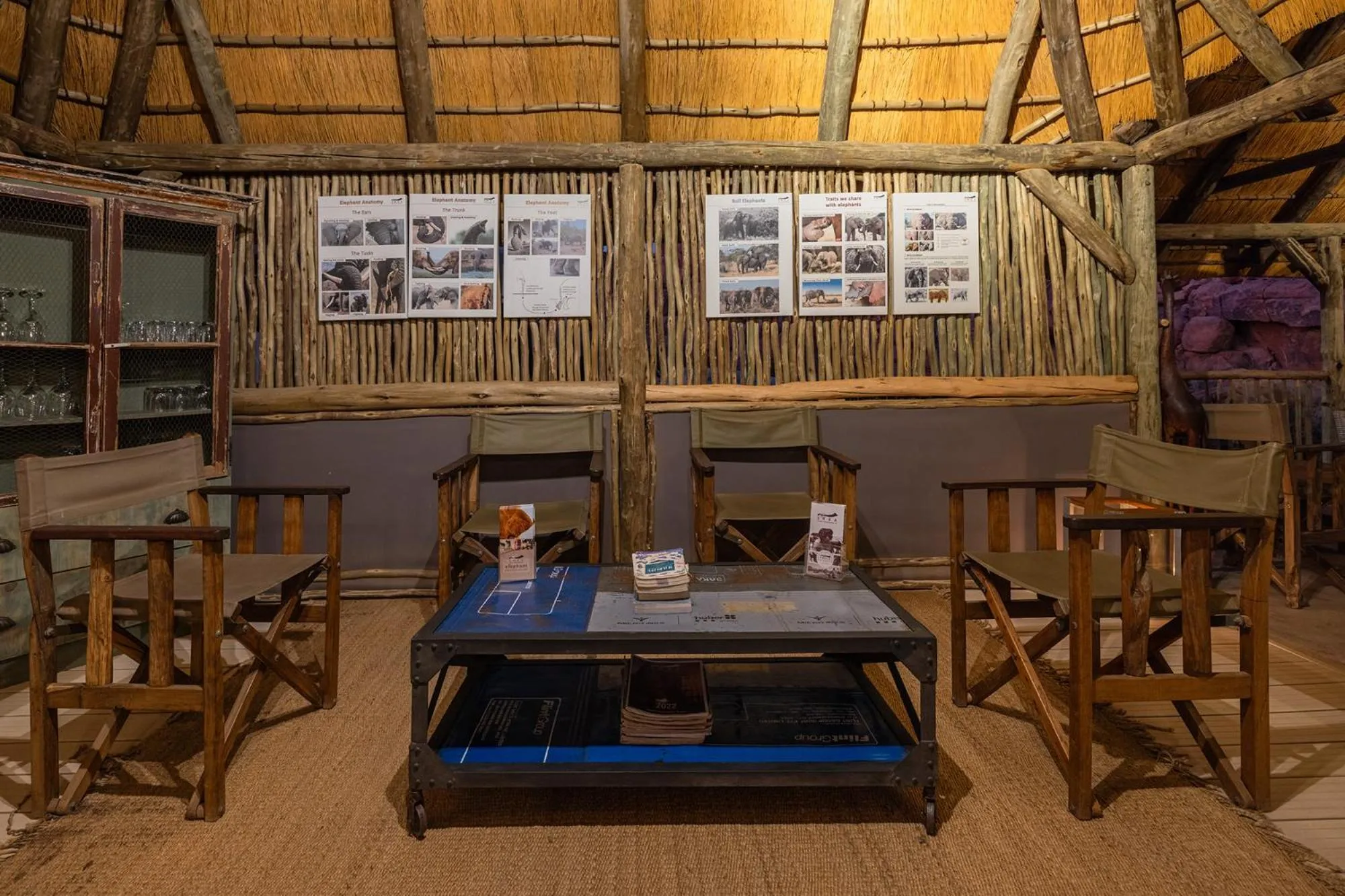 Lounge or bar in Ozondjou Trails
