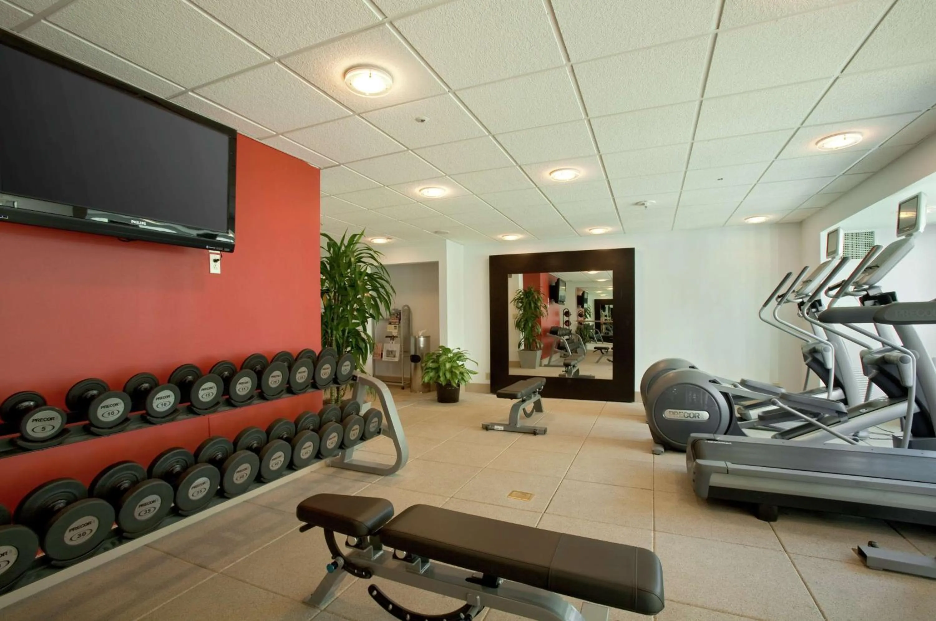 Fitness centre/facilities in Hilton San Jose