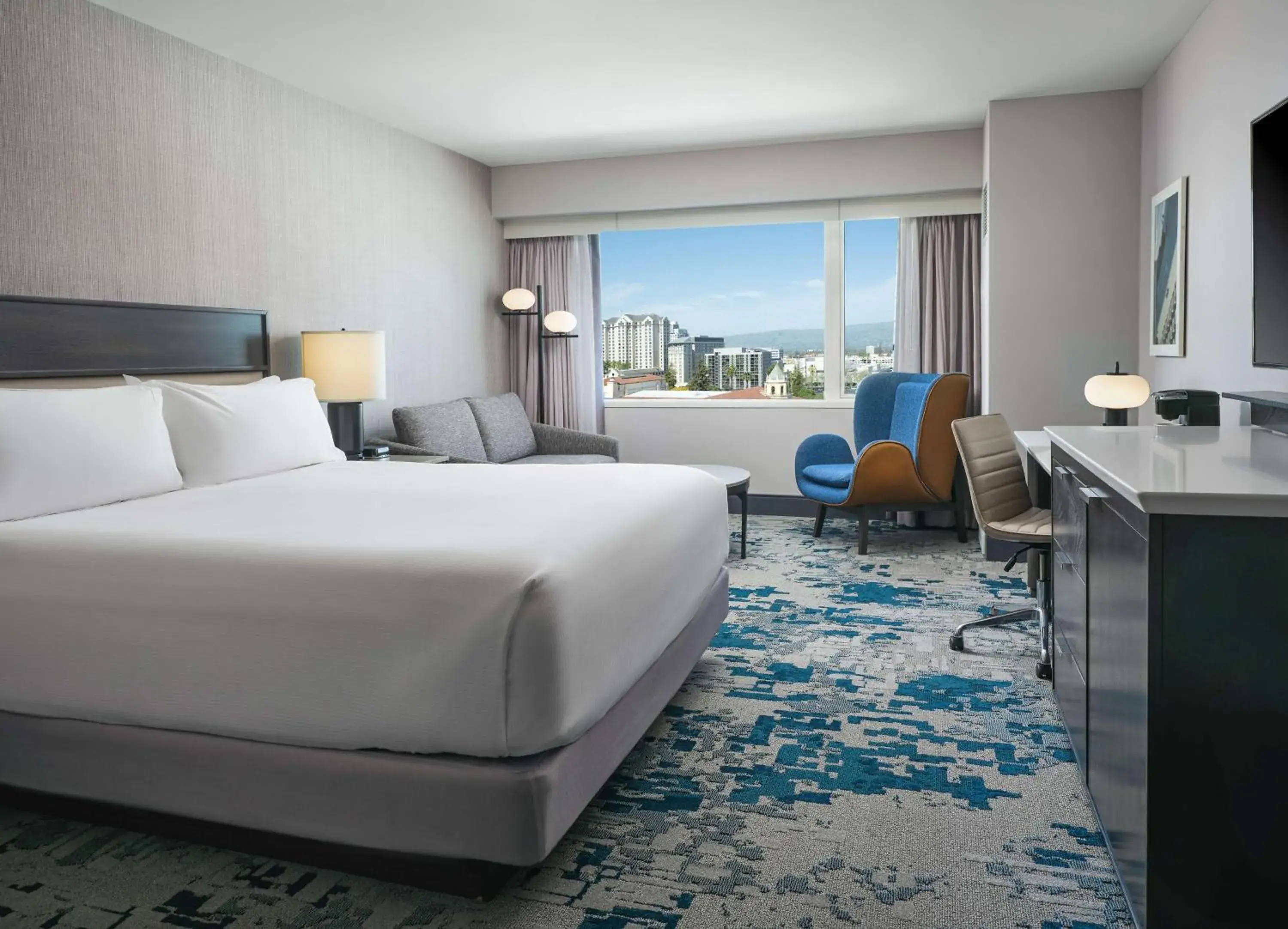 King Room with Tub - single occupancy - Mobility and Hearing Access in Hilton San Jose King Room with Tub - single occupancy - Mobility and Hearing Access in Hilton San Jose