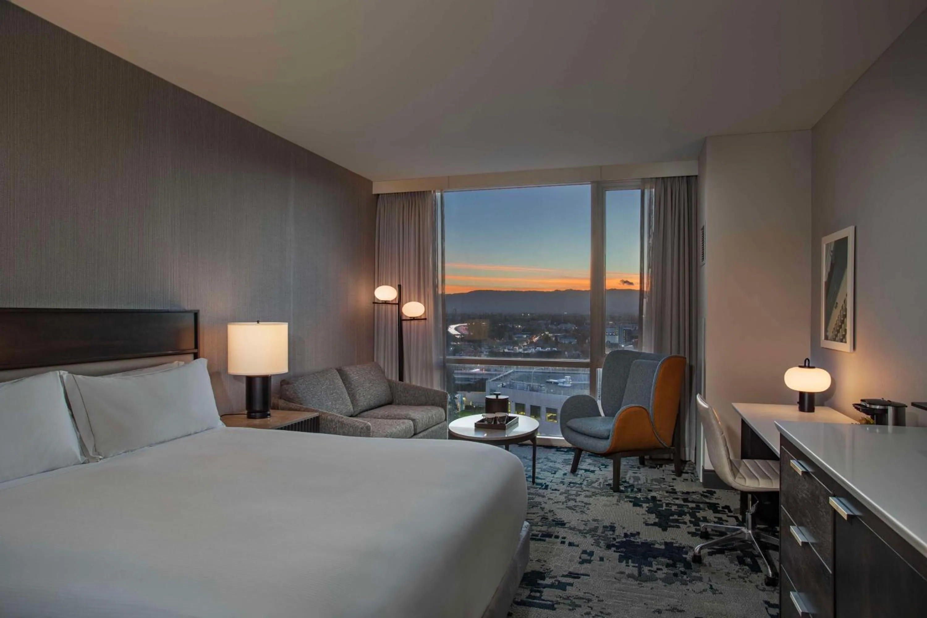 Bed in Hilton San Jose