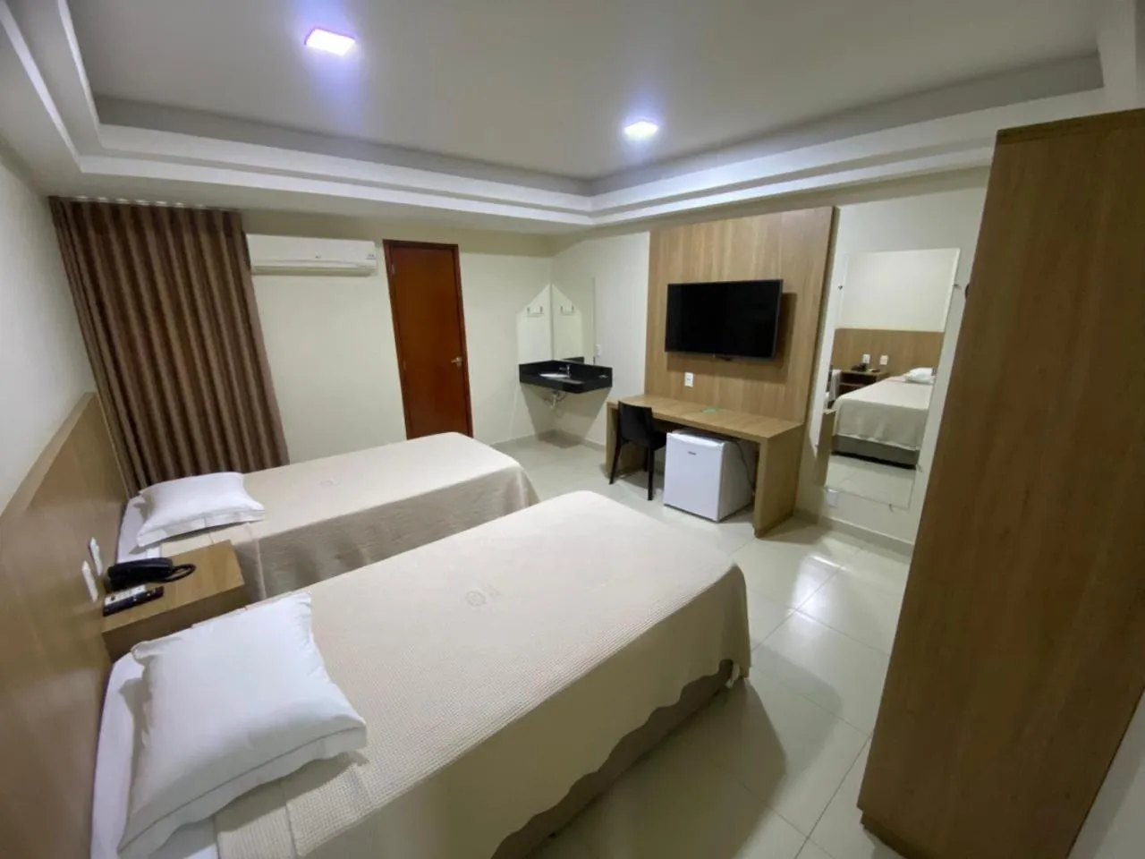 Bedroom, Bed in Tawfiqs Hotel