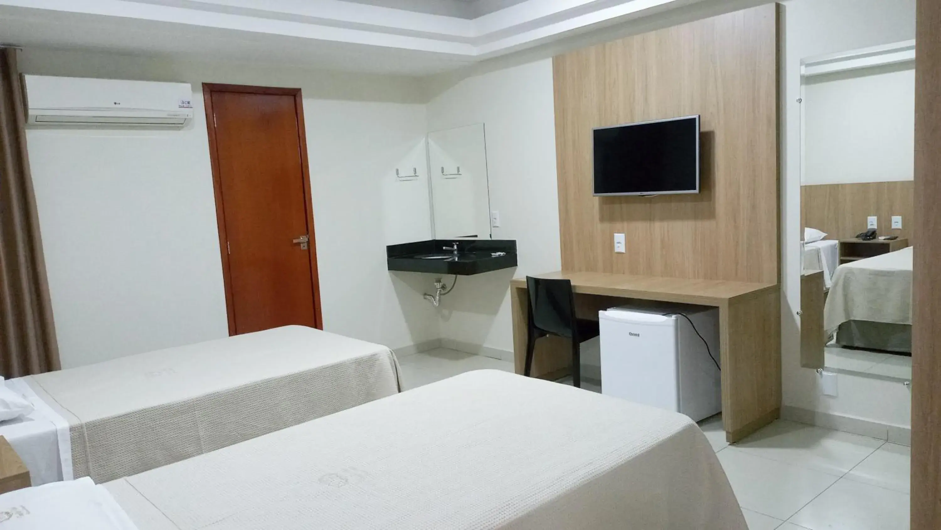 Twin Room in Tawfiqs Hotel Twin Room in Tawfiqs Hotel