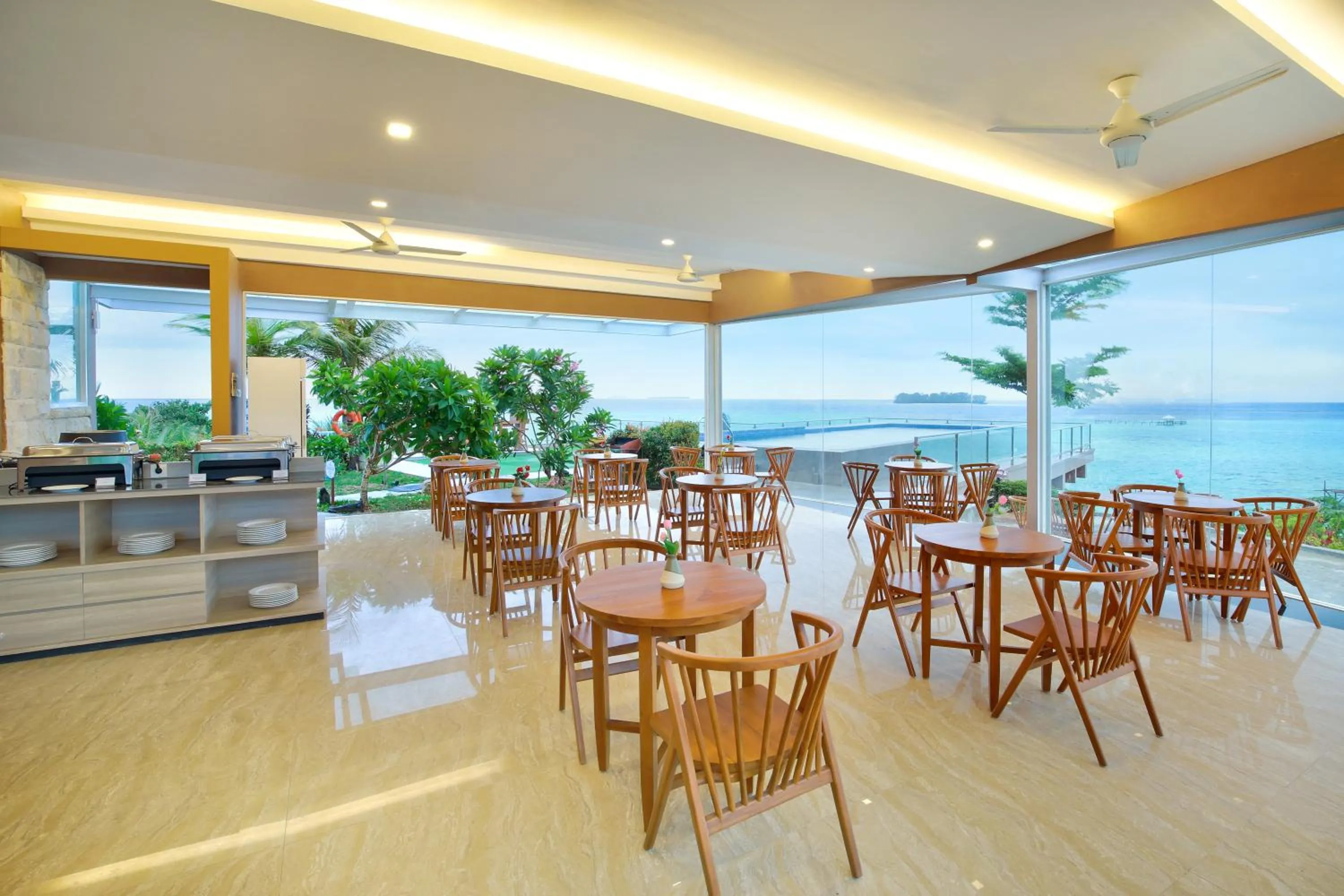 Restaurant/places to eat in Royal Ocean Resort Karimunjawa