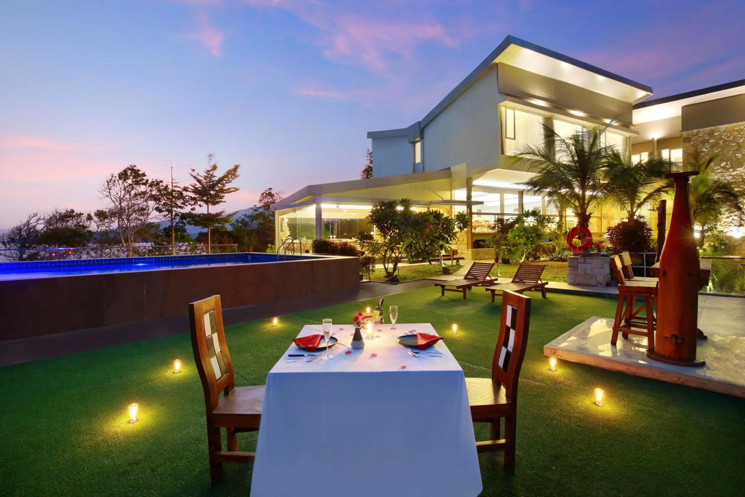 Restaurant/places to eat in Royal Ocean Resort Karimunjawa