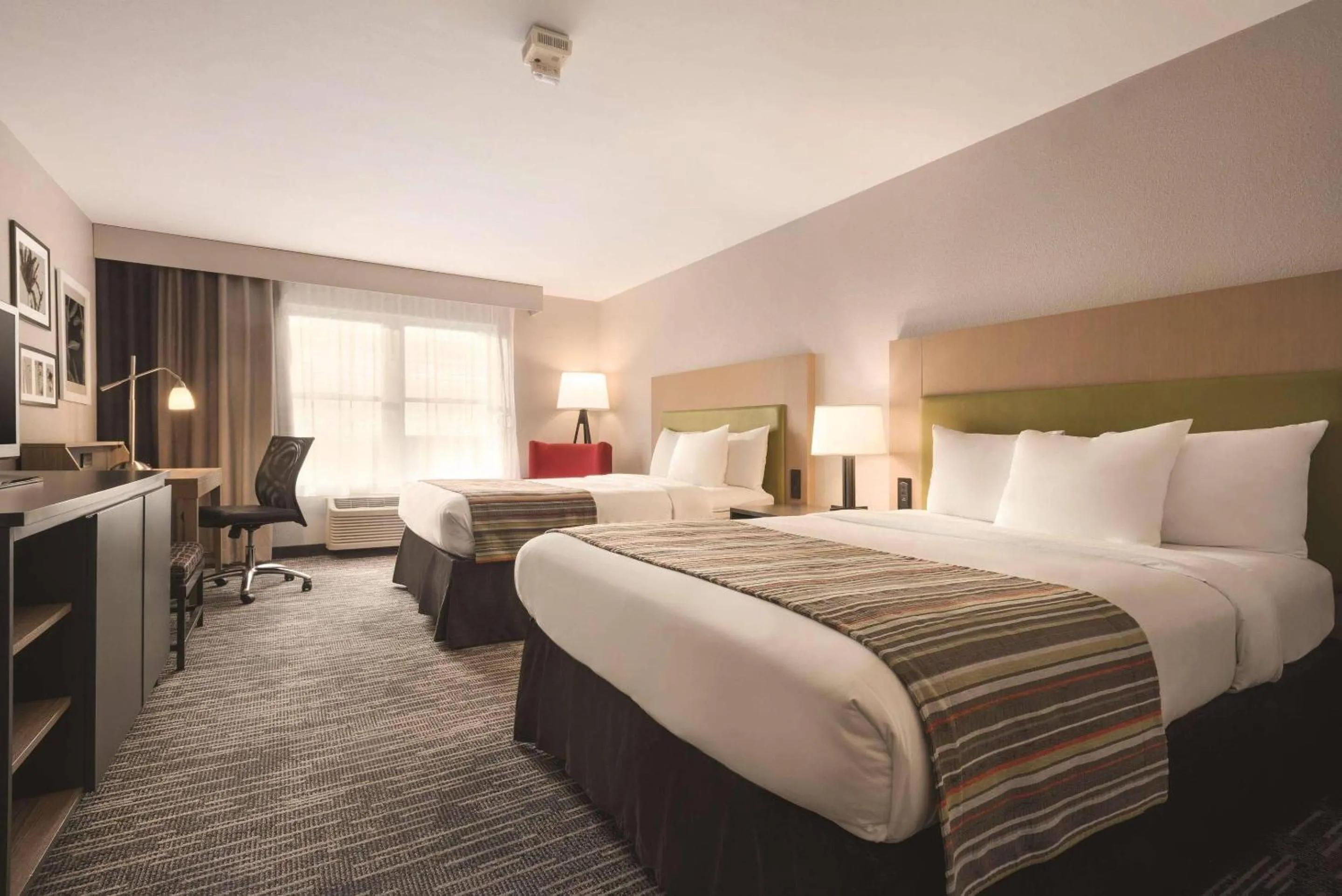 Bedroom, Bed in Country Inn & Suites by Radisson, Galena, IL