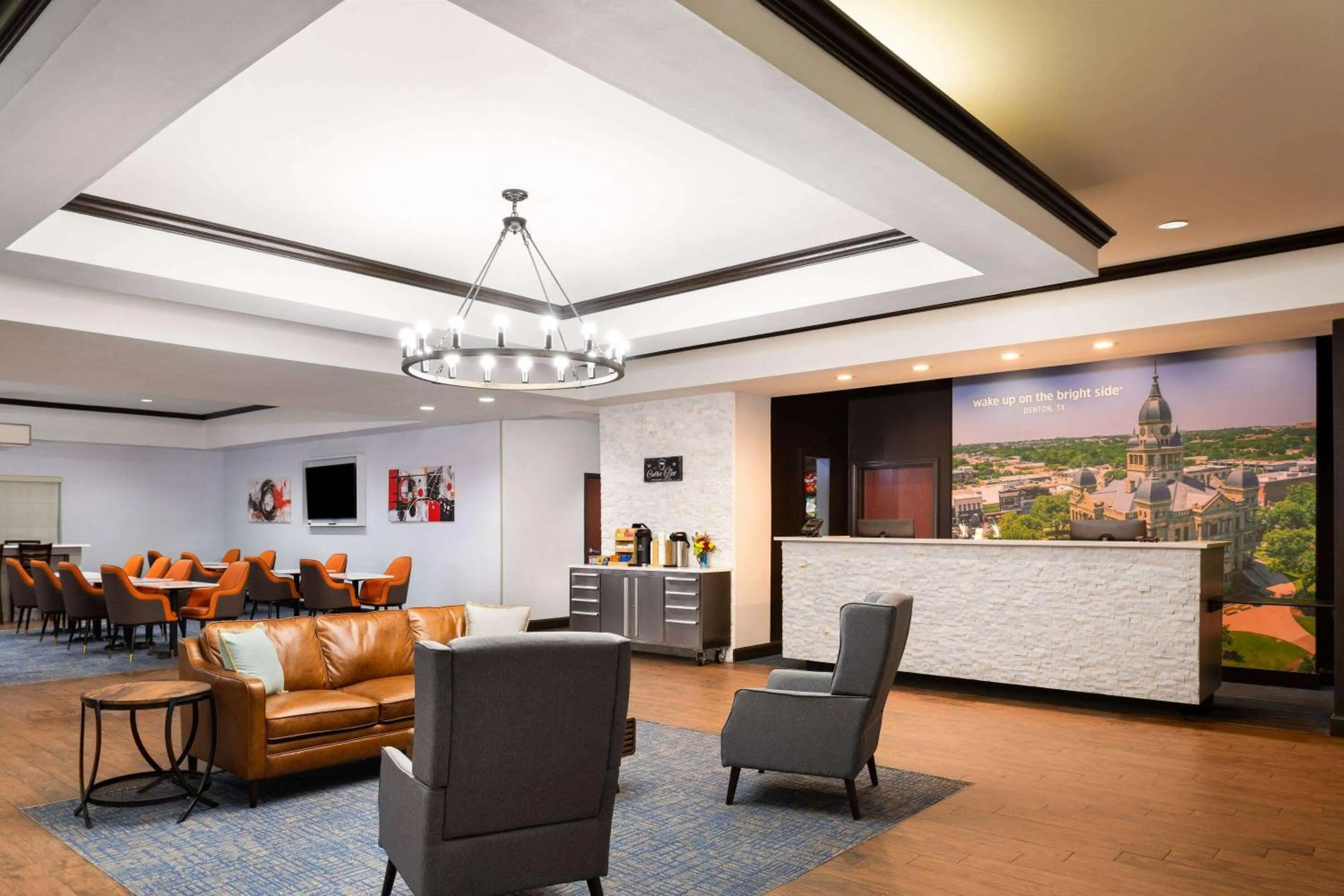 Lobby or reception in La Quinta by Wyndham Denton - University Drive