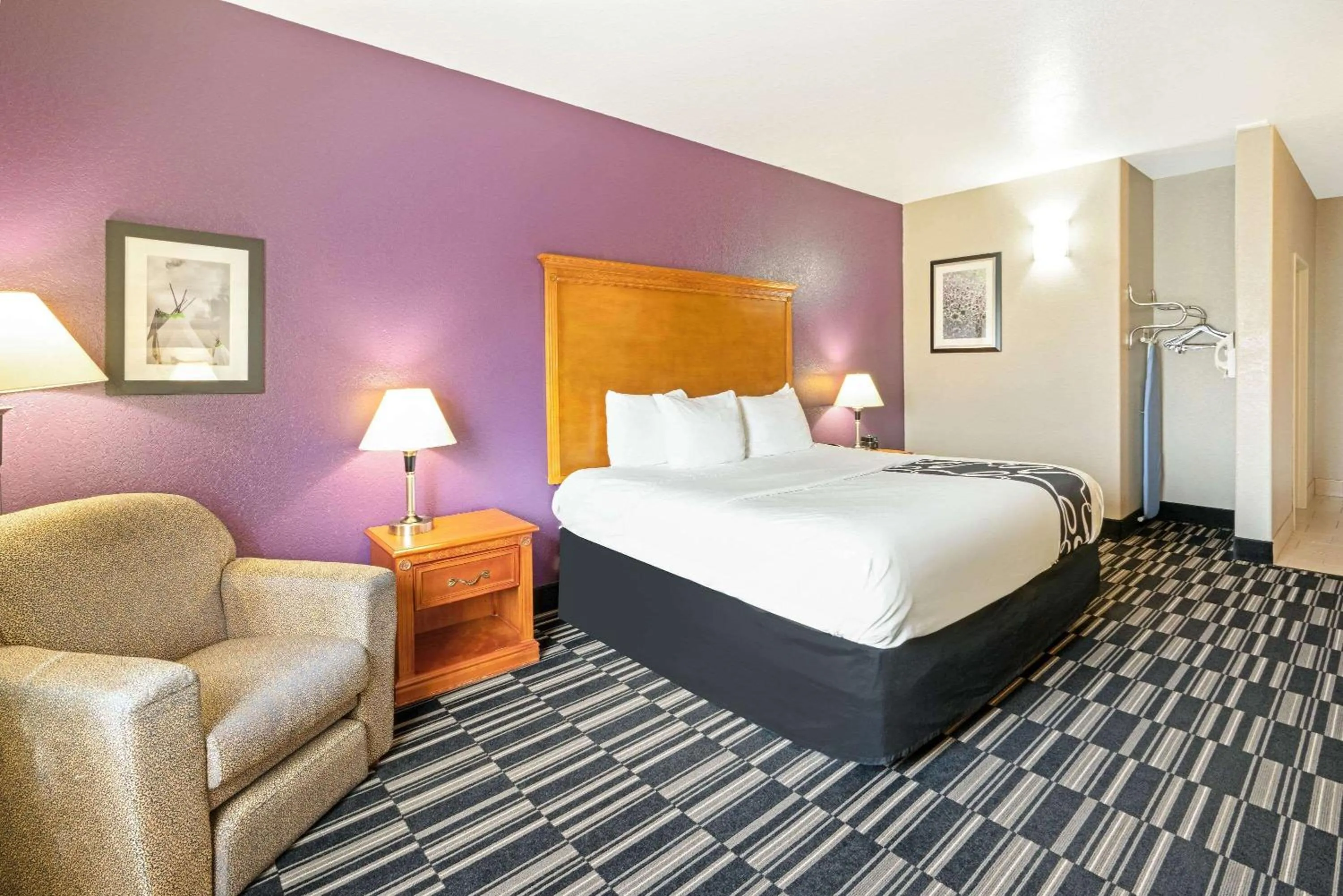 Photo of the whole room, Bed in La Quinta by Wyndham Ada