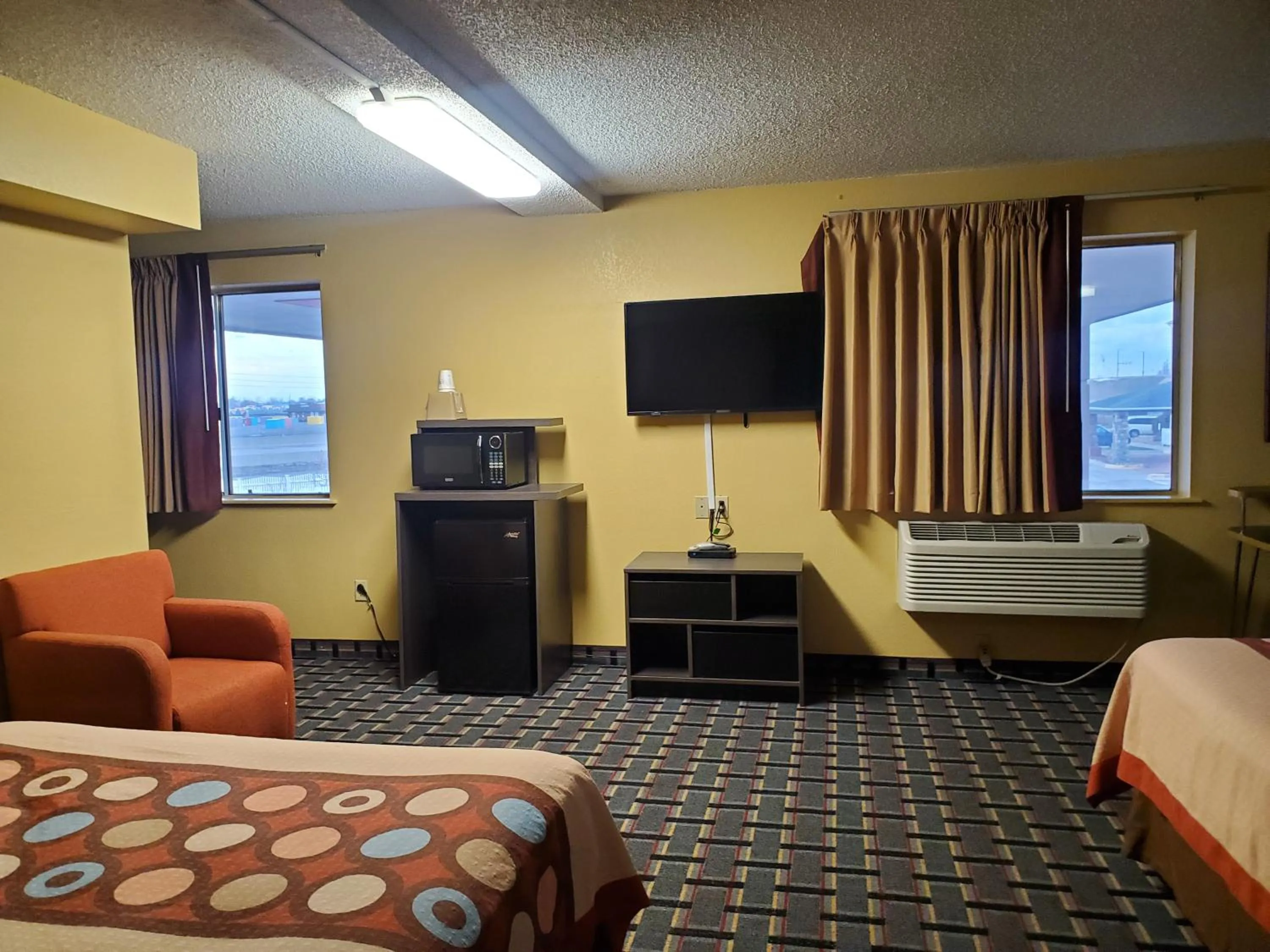 TV and multimedia in Super 8 by Wyndham Henderson North East Denver