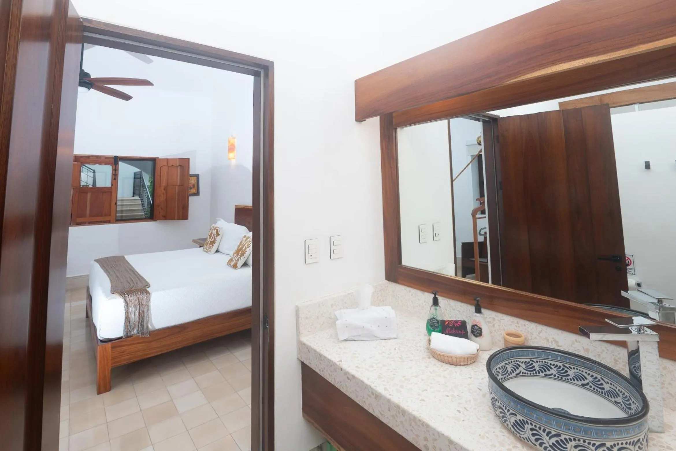 Bathroom, Bed in Hotel Posada San Juan