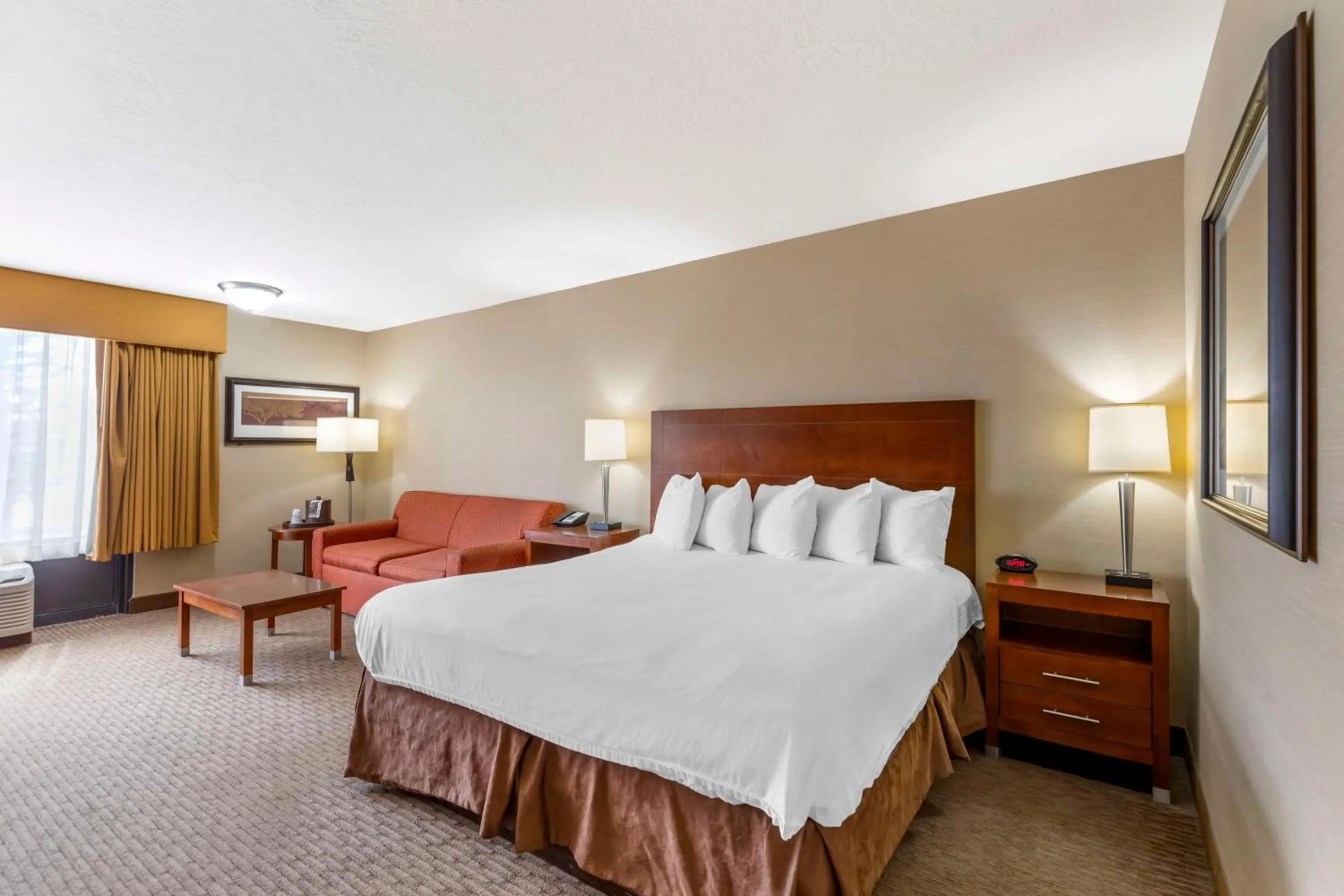 Bedroom, Bed in Best Western Cotton Tree Inn