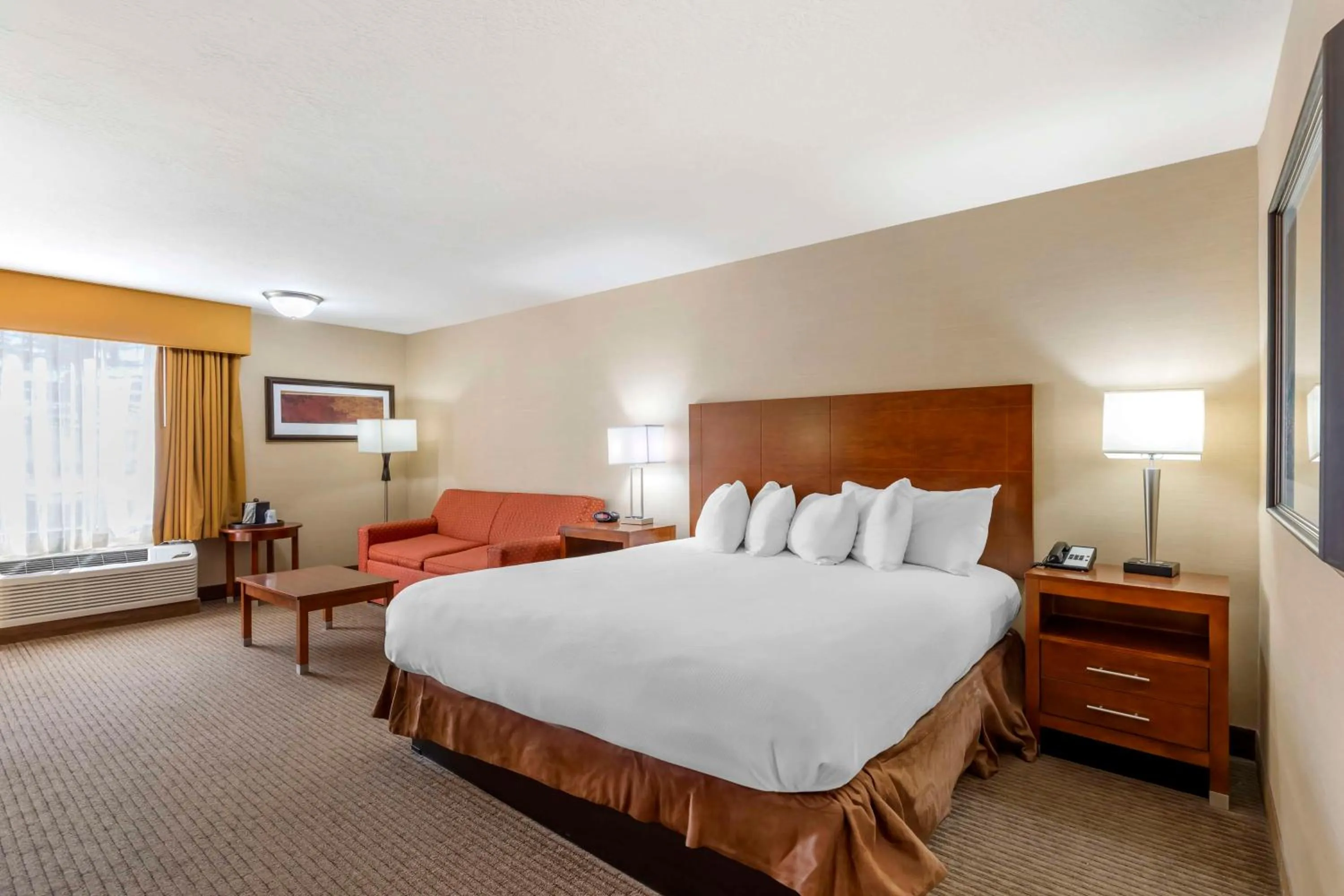 Bedroom, Bed in Best Western Cotton Tree Inn