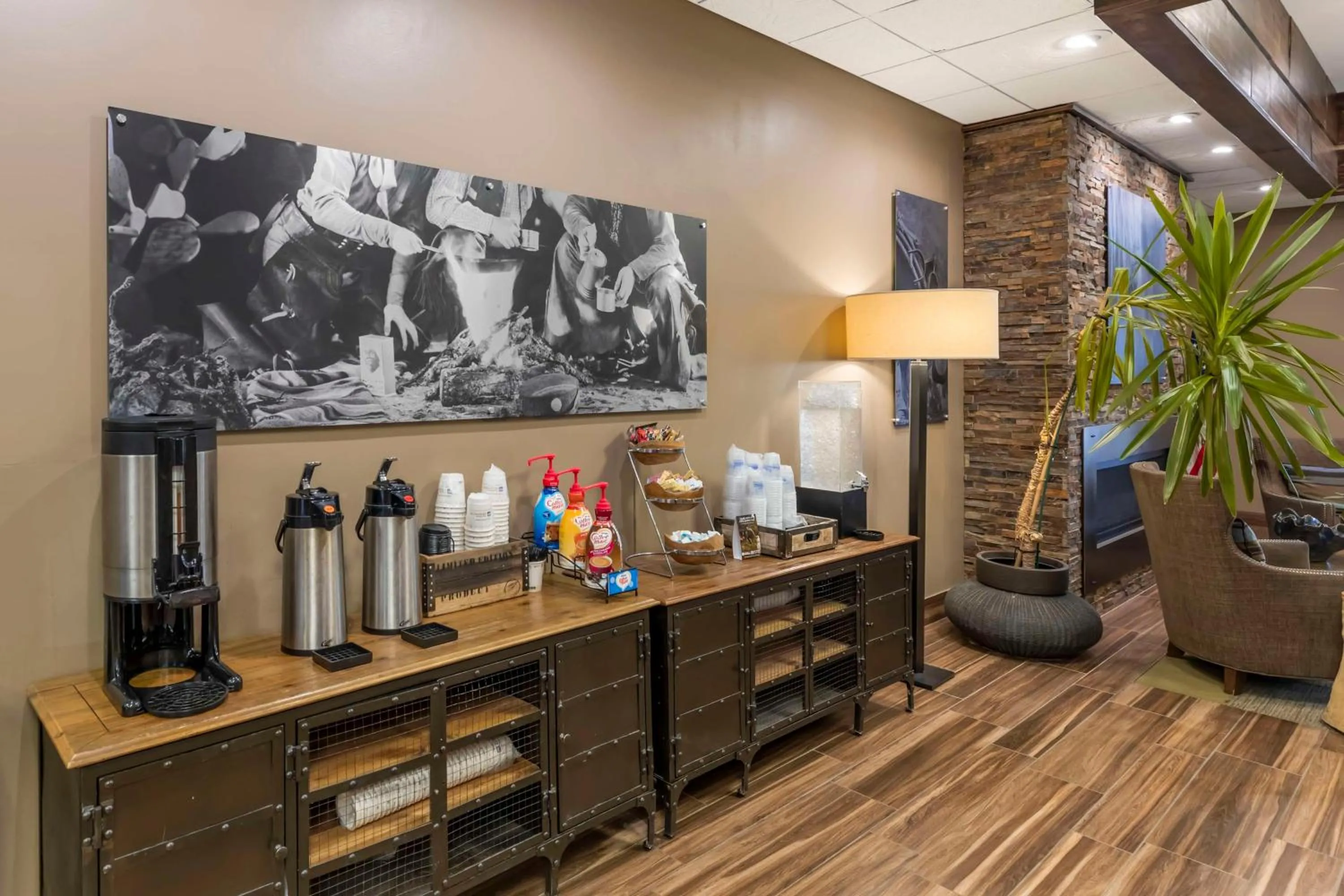 Lobby or reception in Best Western Cotton Tree Inn