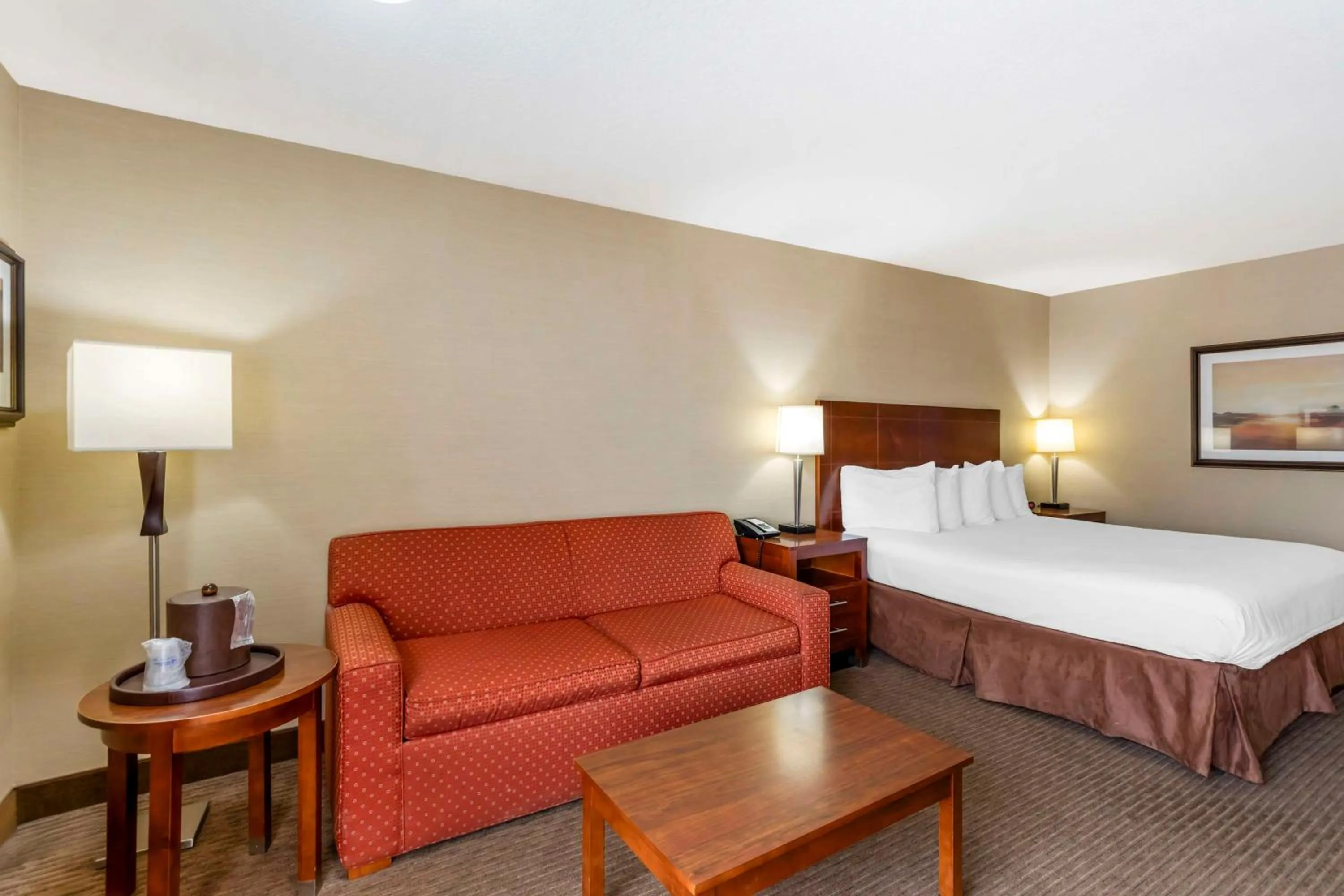 Bedroom, Bed in Best Western Cotton Tree Inn