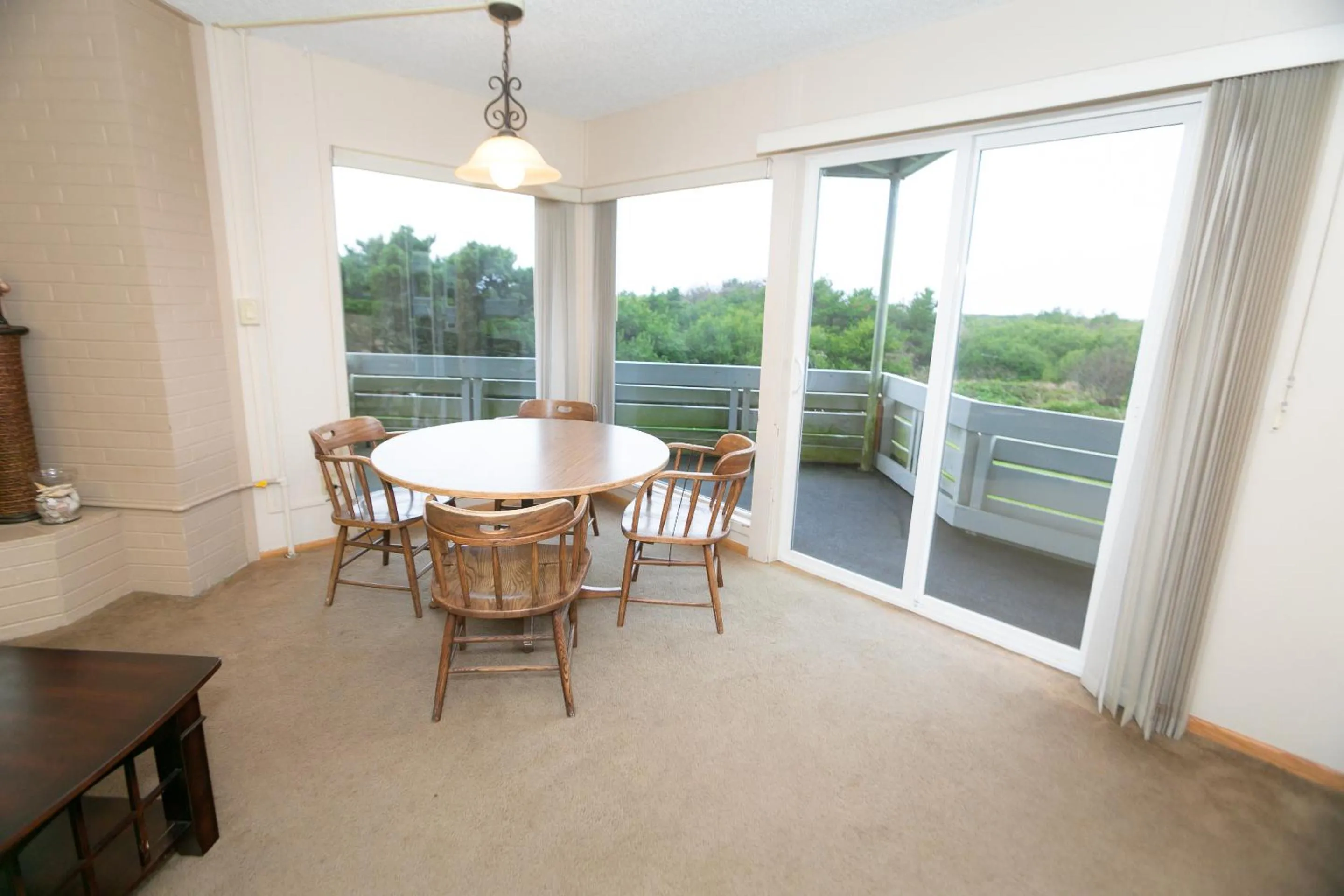 Dining area in Grey Gull