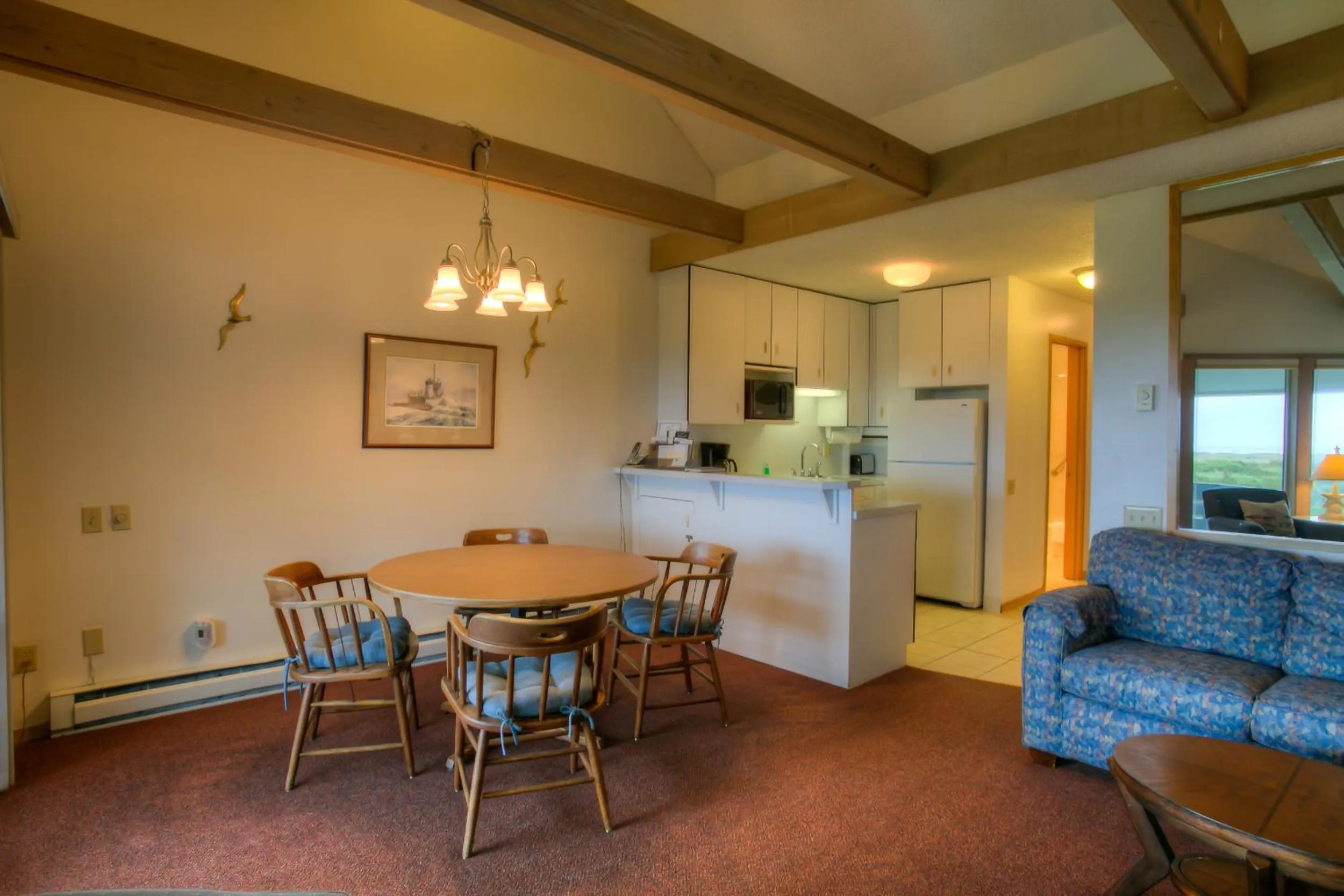 Kitchen or kitchenette in Grey Gull