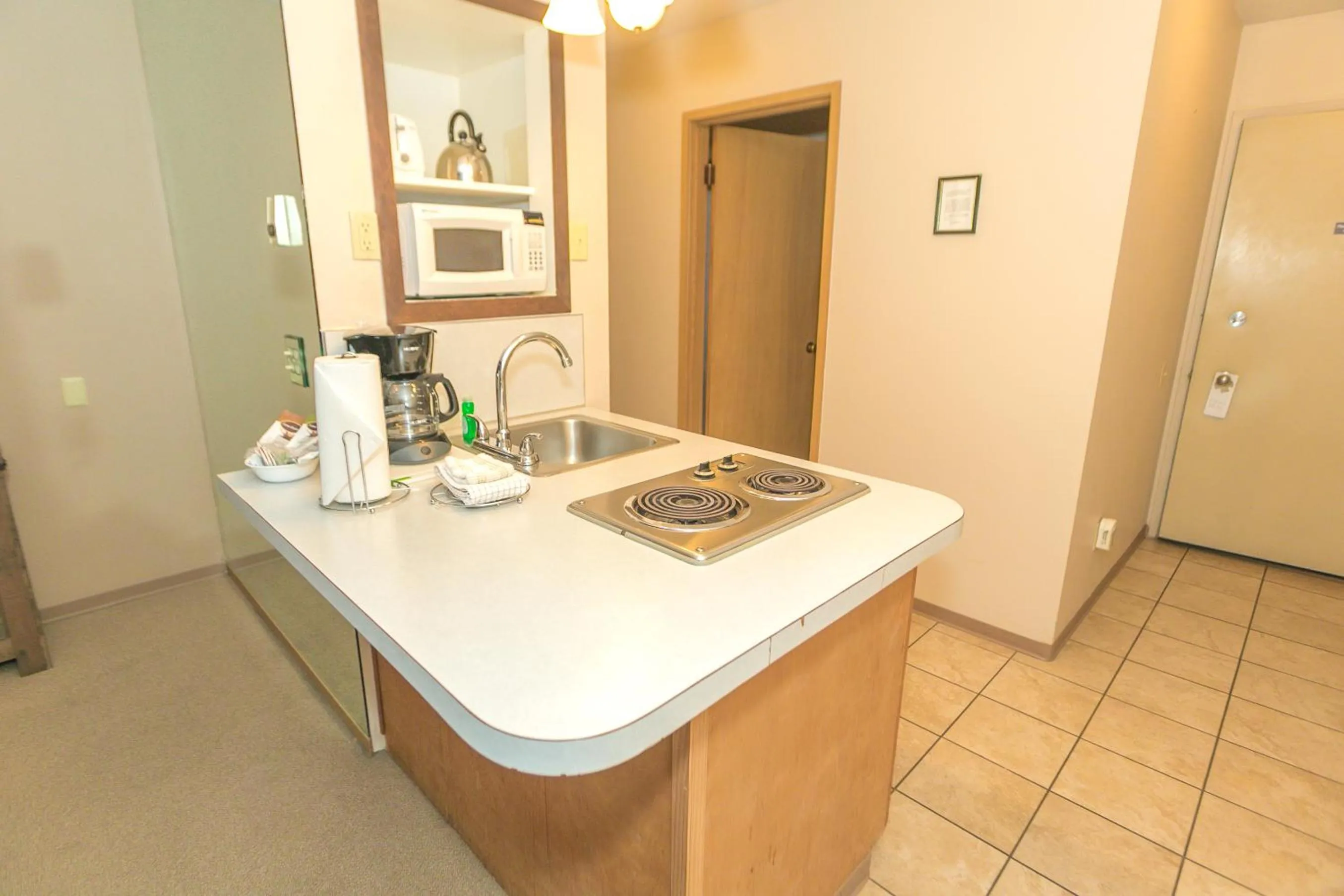 Kitchen or kitchenette in Grey Gull