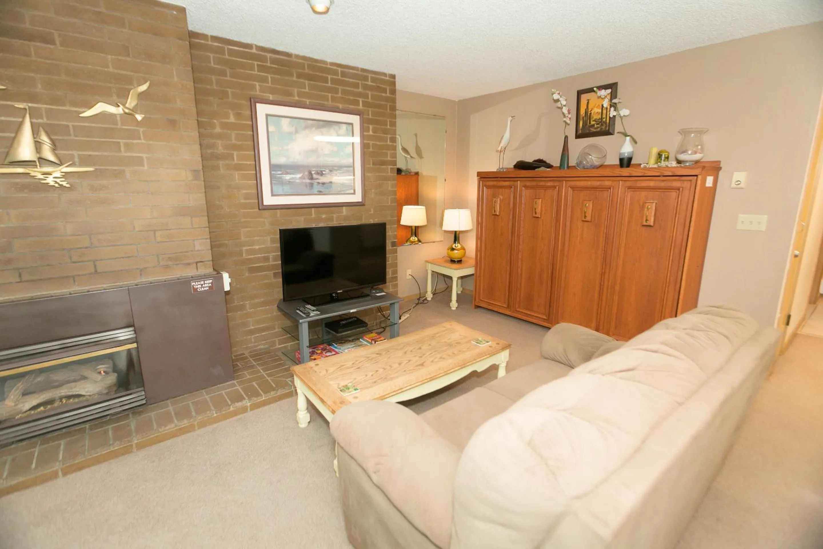 TV and multimedia in Grey Gull