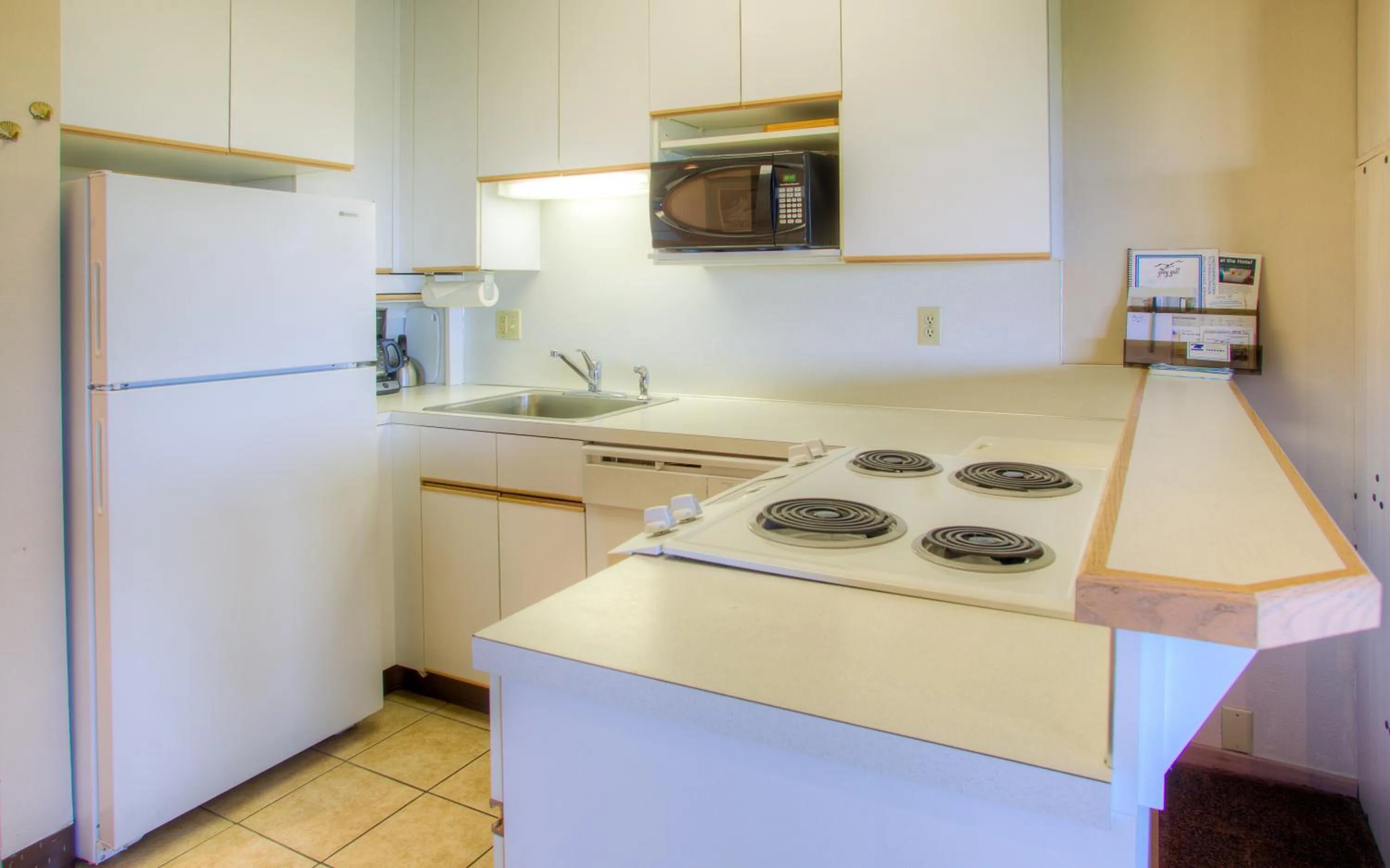 Kitchen or kitchenette in Grey Gull