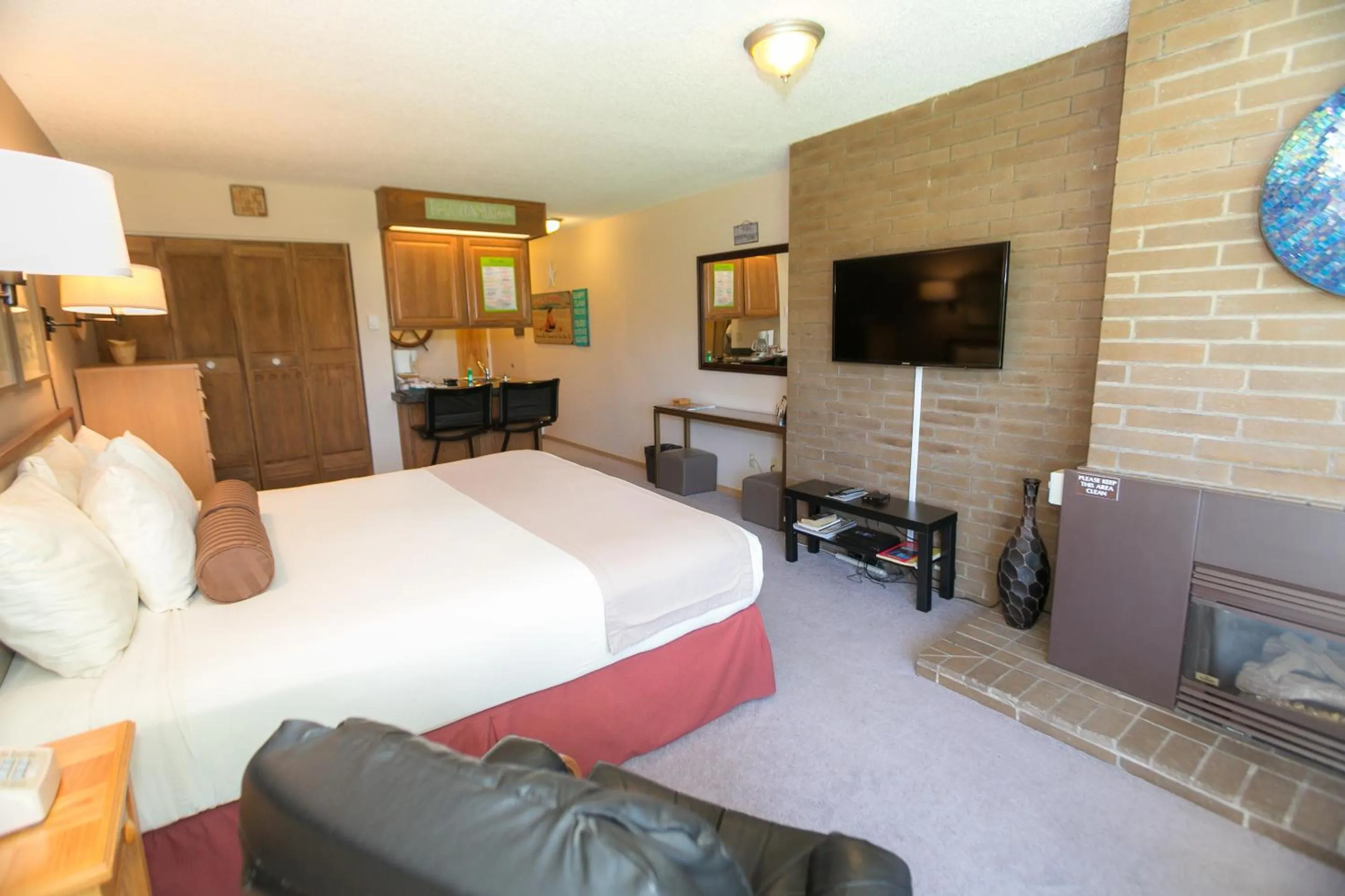 TV and multimedia, Bed in Grey Gull