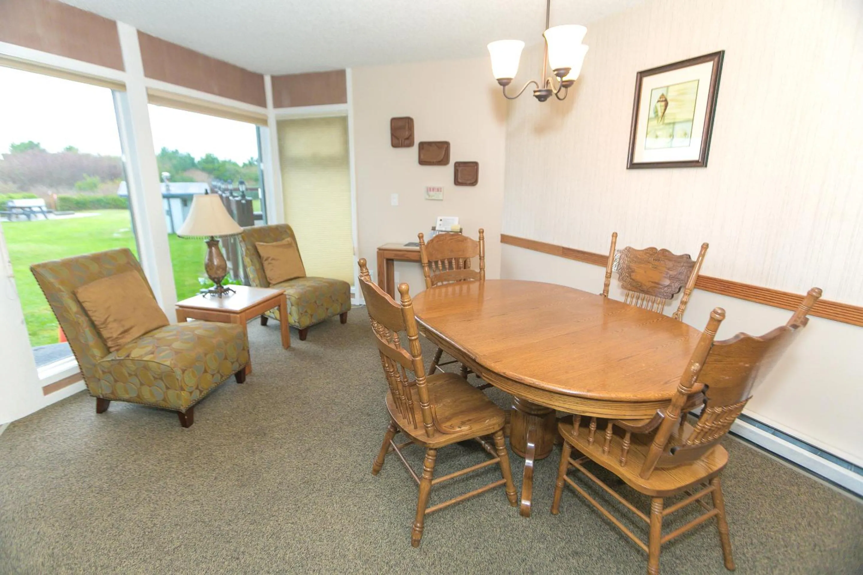 Seating area in Grey Gull