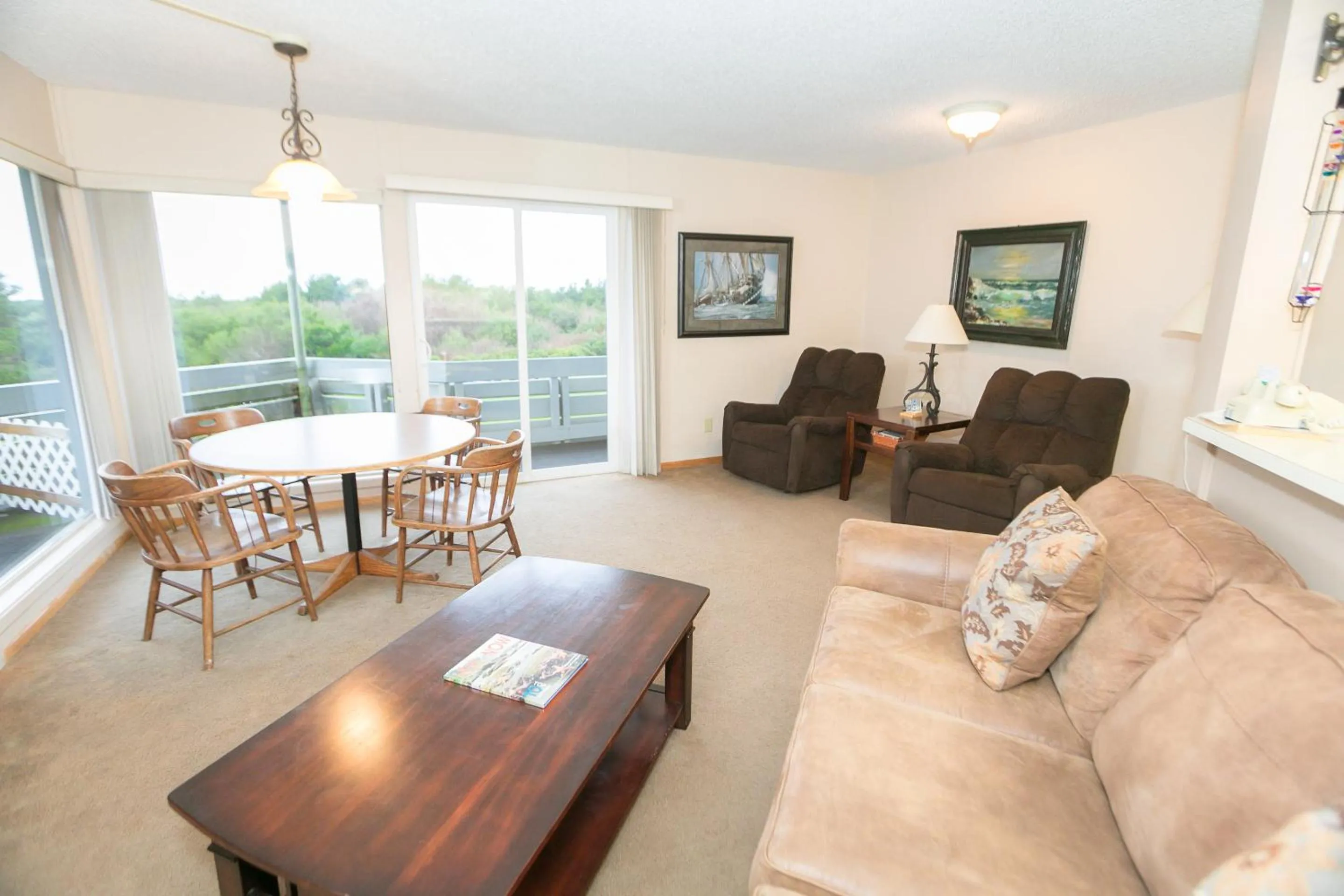 Living room in Grey Gull