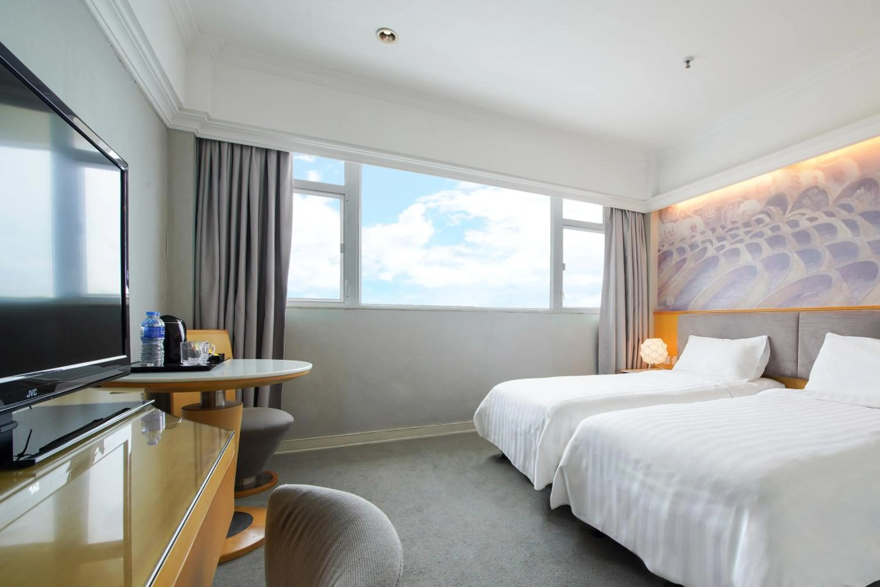 Property building, Bed in Warwick Hotel Cheung Chau