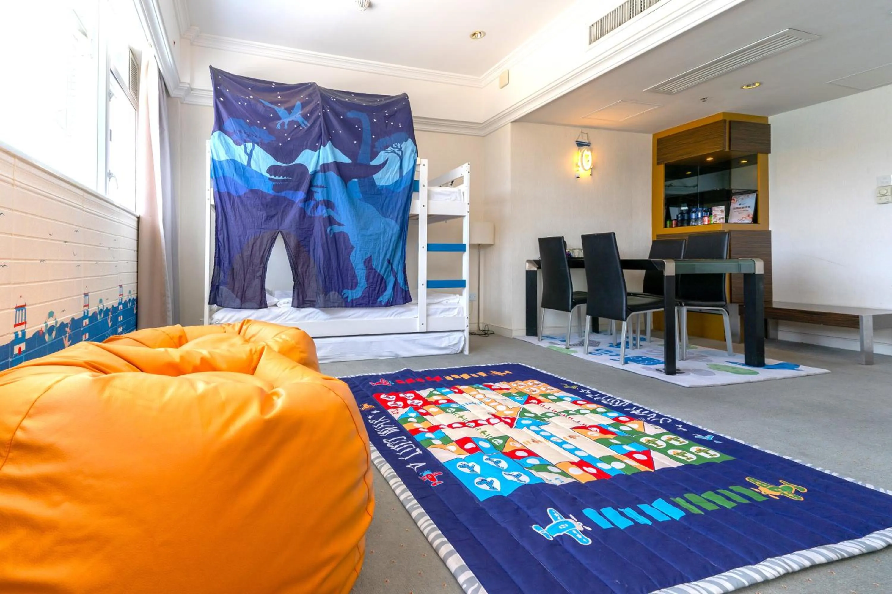 Living room in Warwick Hotel Cheung Chau