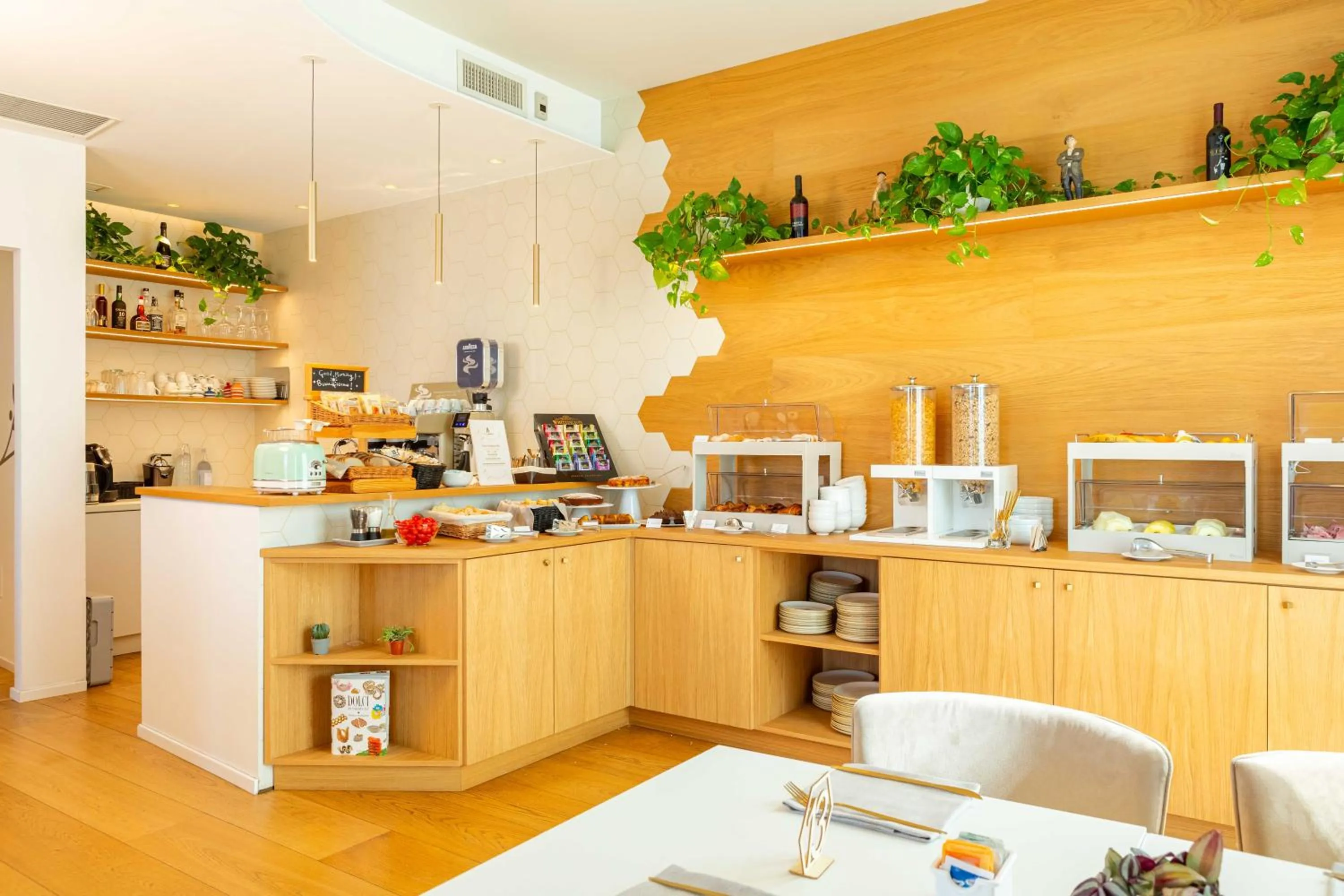 Restaurant/places to eat in Hotel Aristeo