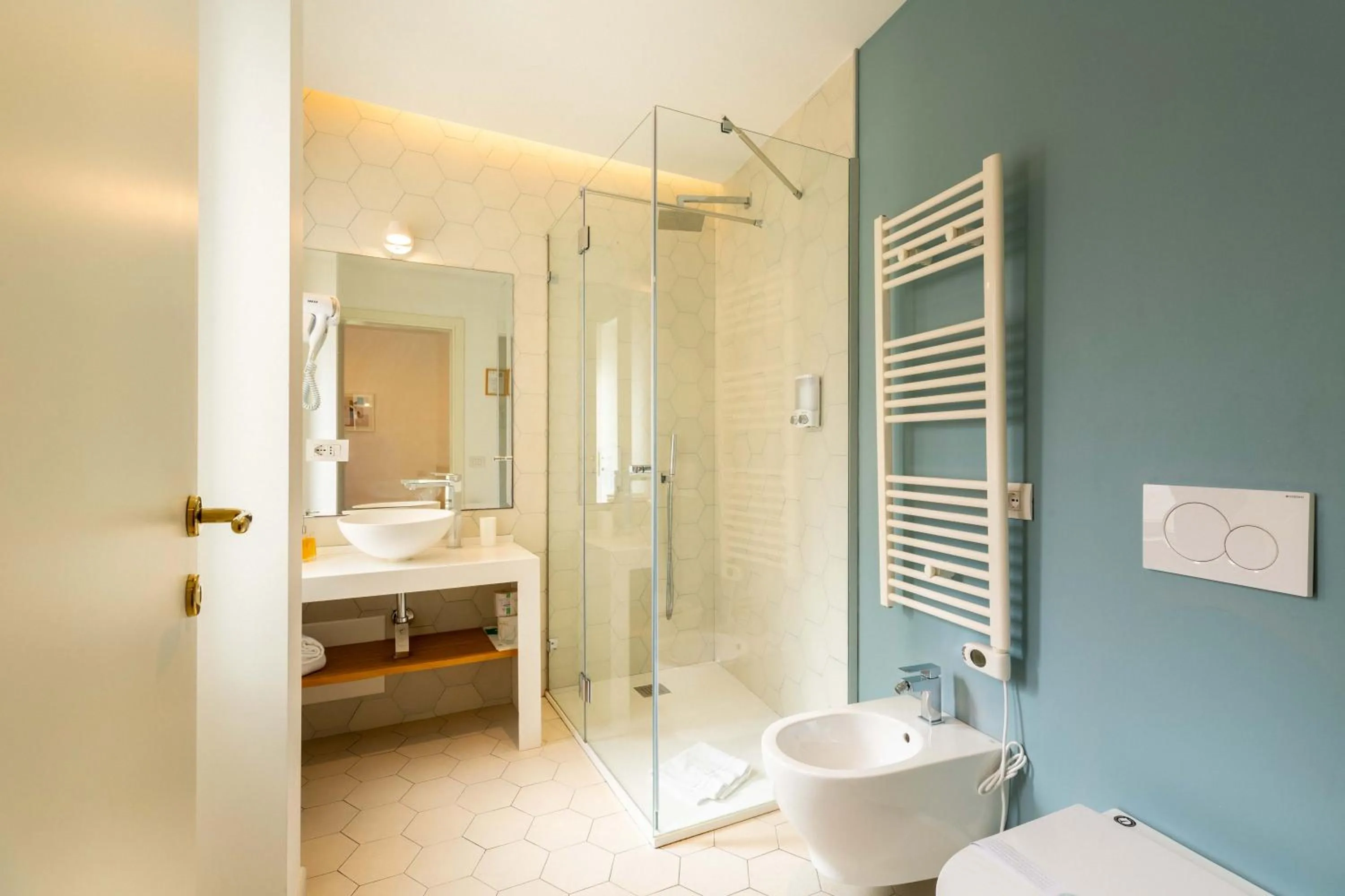 Shower in Hotel Aristeo