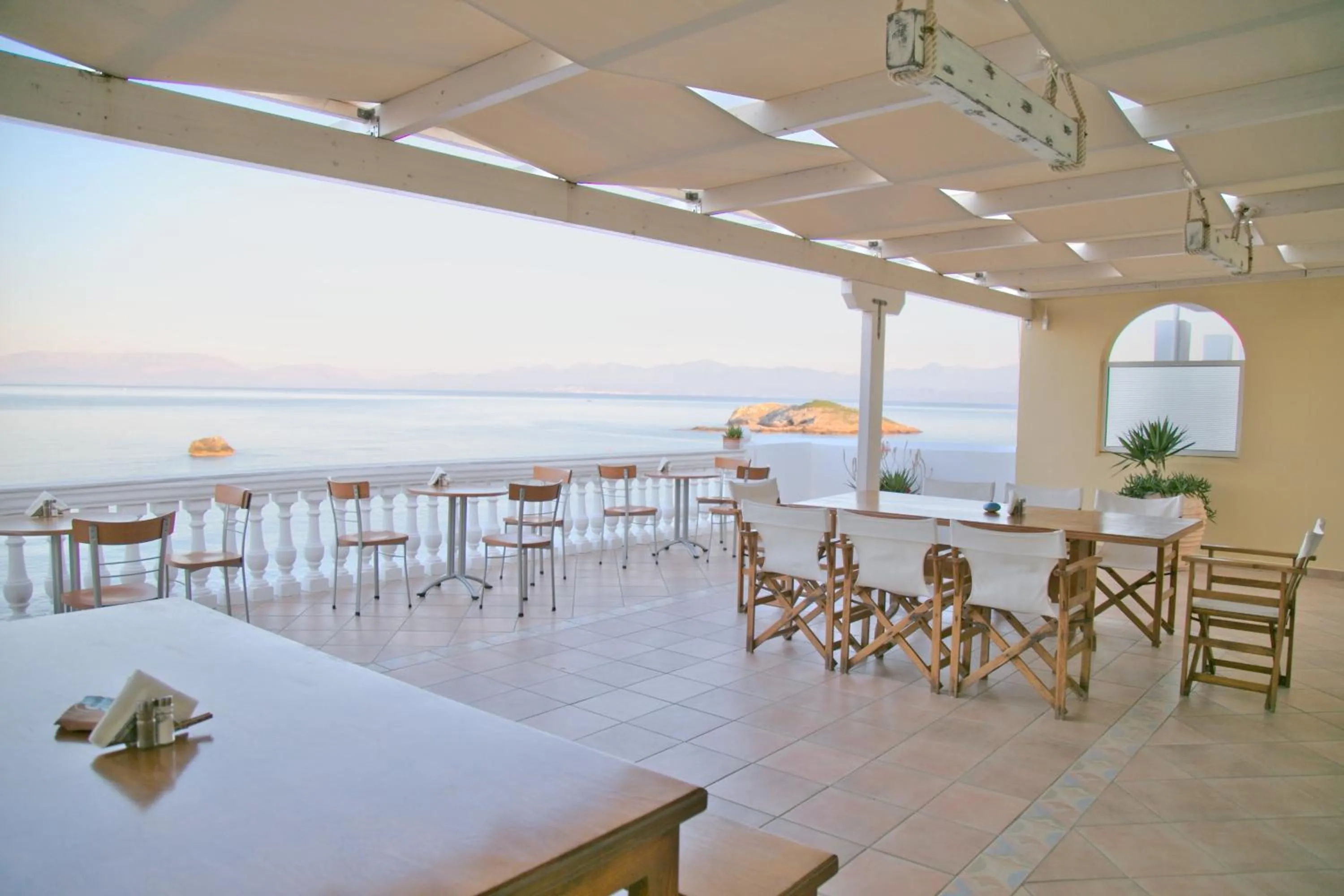 Buffet breakfast in Elea Mare