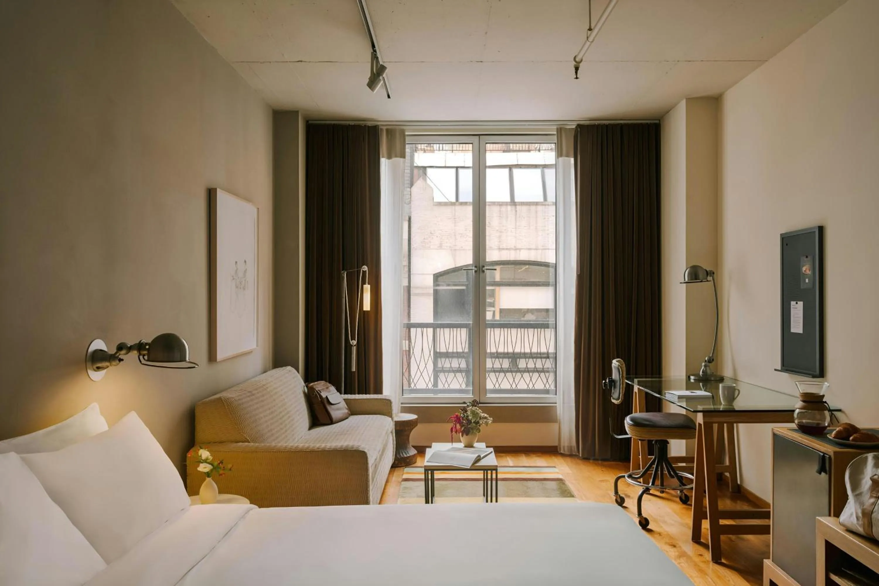 Bedroom, Bed in Chambers Hotel Central Park South, Sonder by Marriott Bonvoy