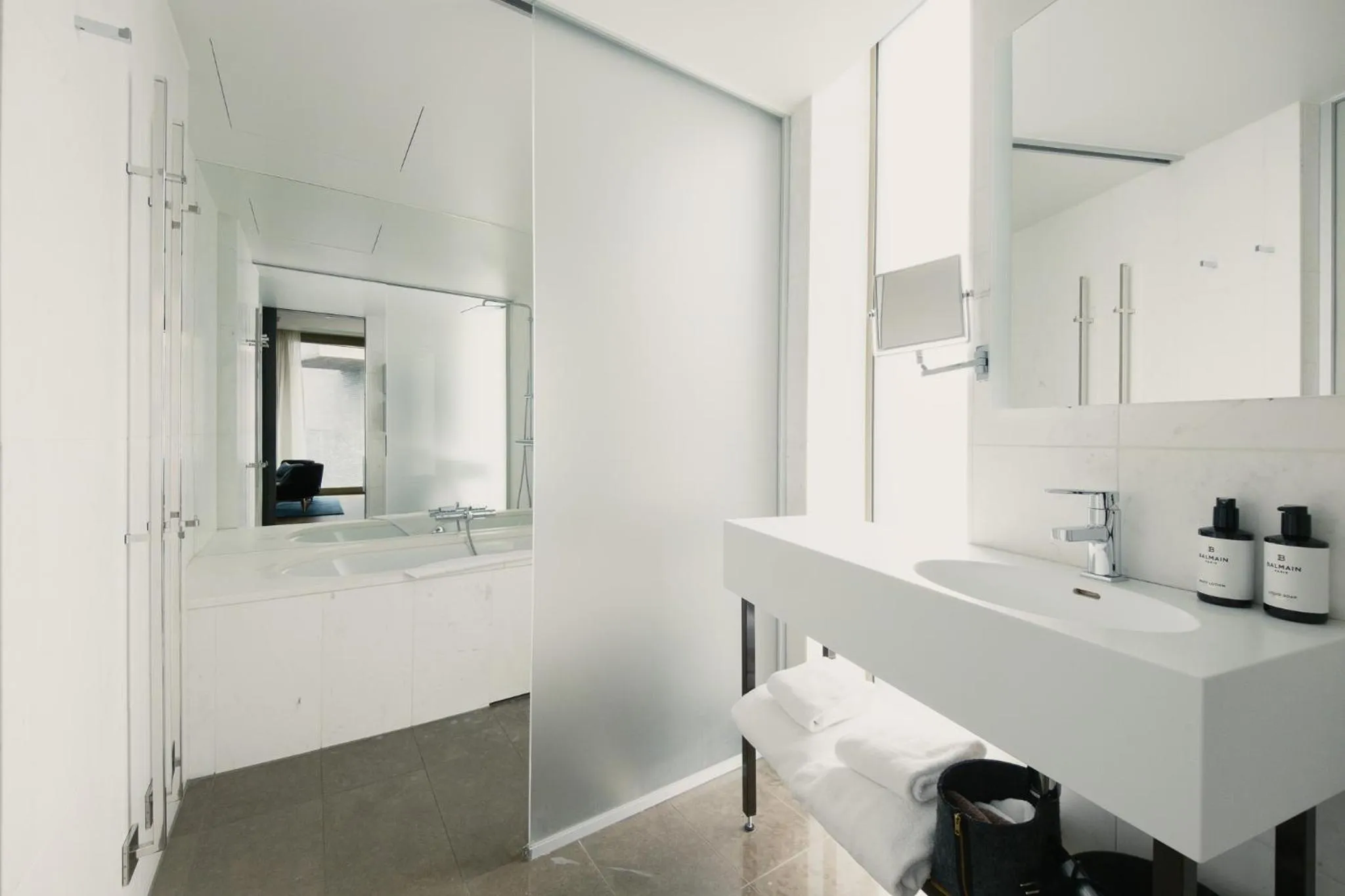 Bathroom in The Thief