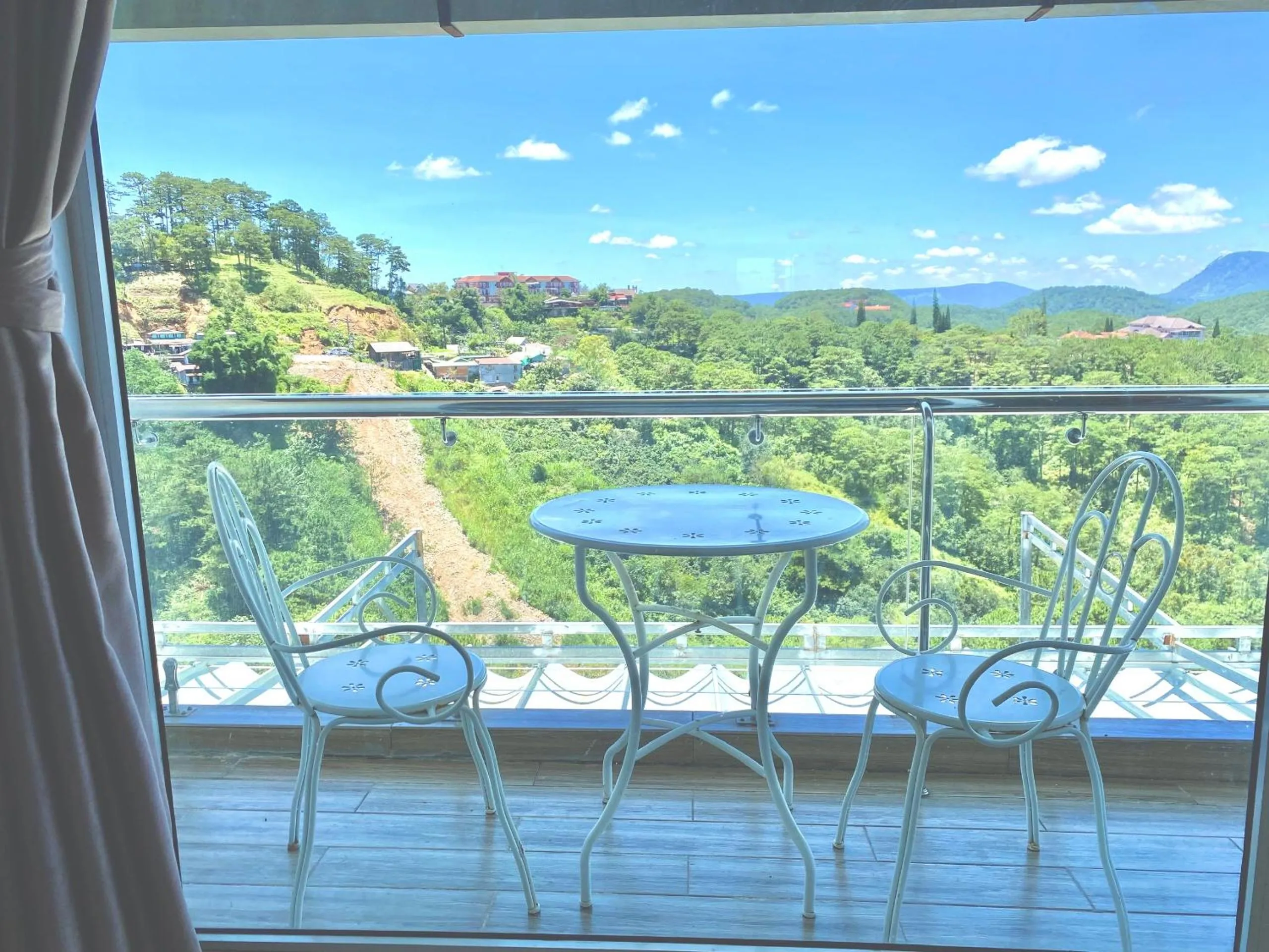 Property building in Lacami Dalat Hotel