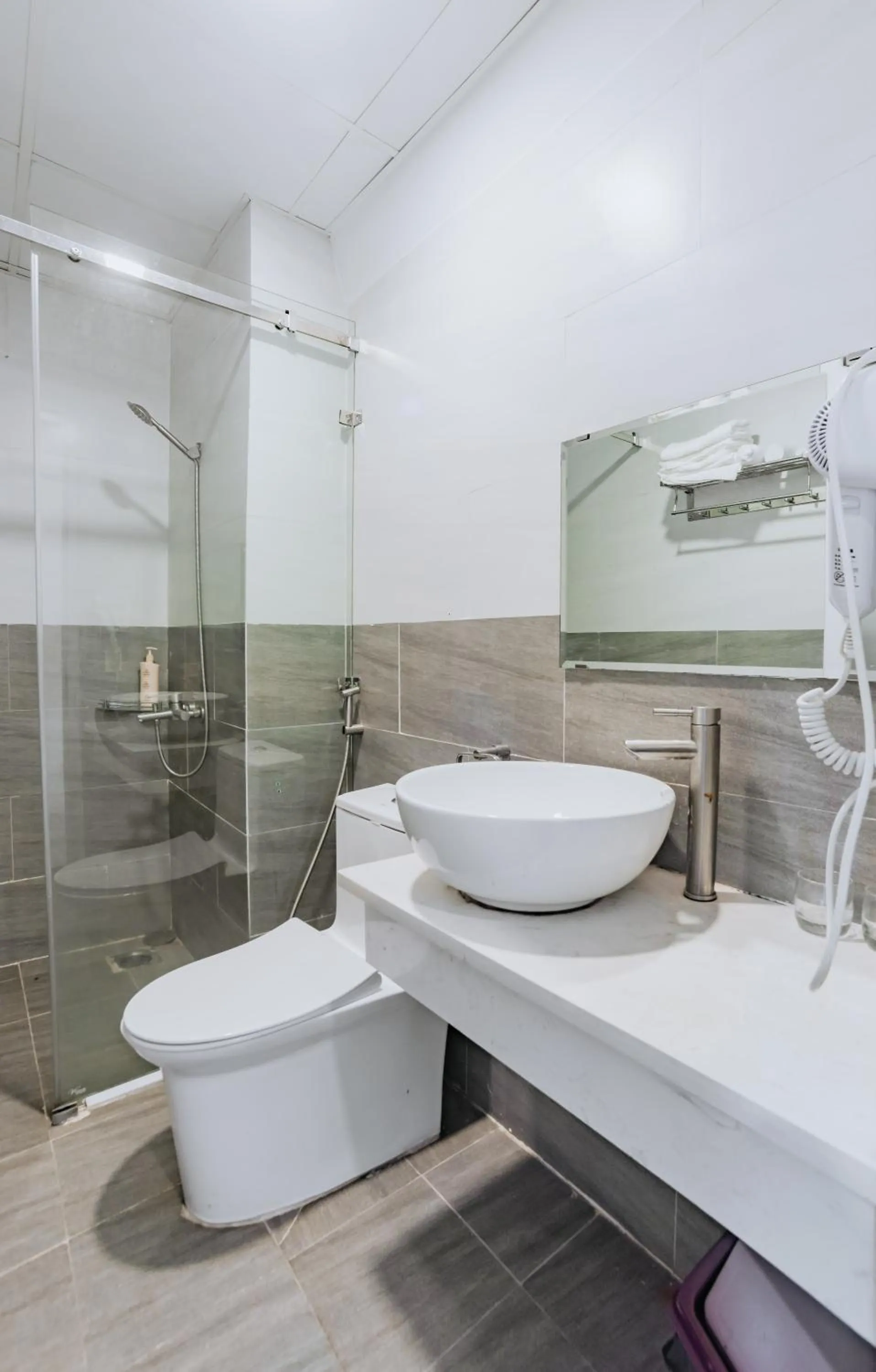 Bathroom in Lacami Dalat Hotel